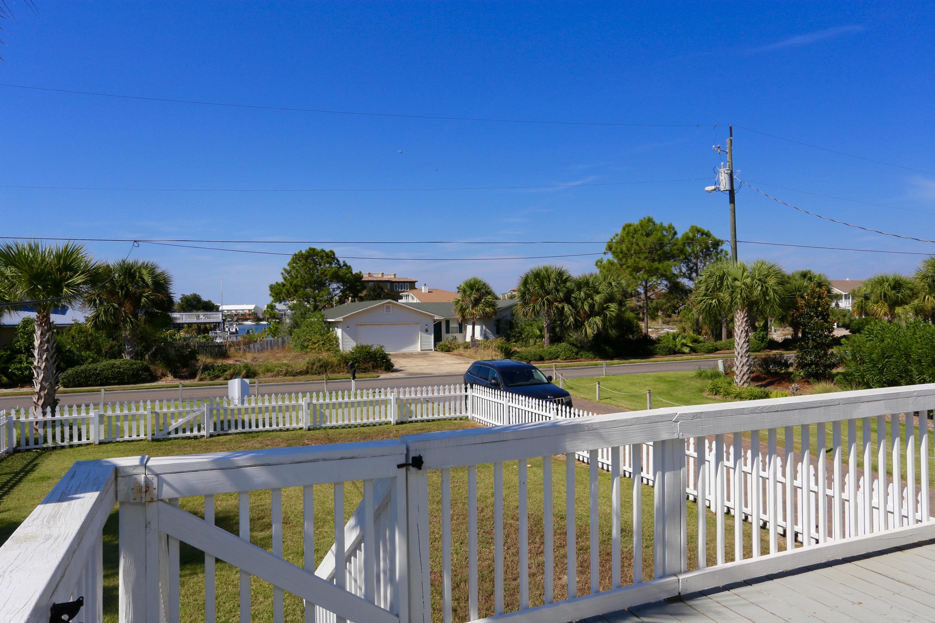 HOLIDSAY ISLE LOT 3 BLK E - Residential