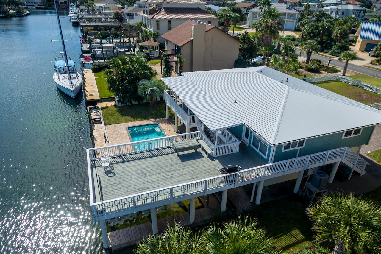 HOLIDSAY ISLE LOT 3 BLK E - Residential