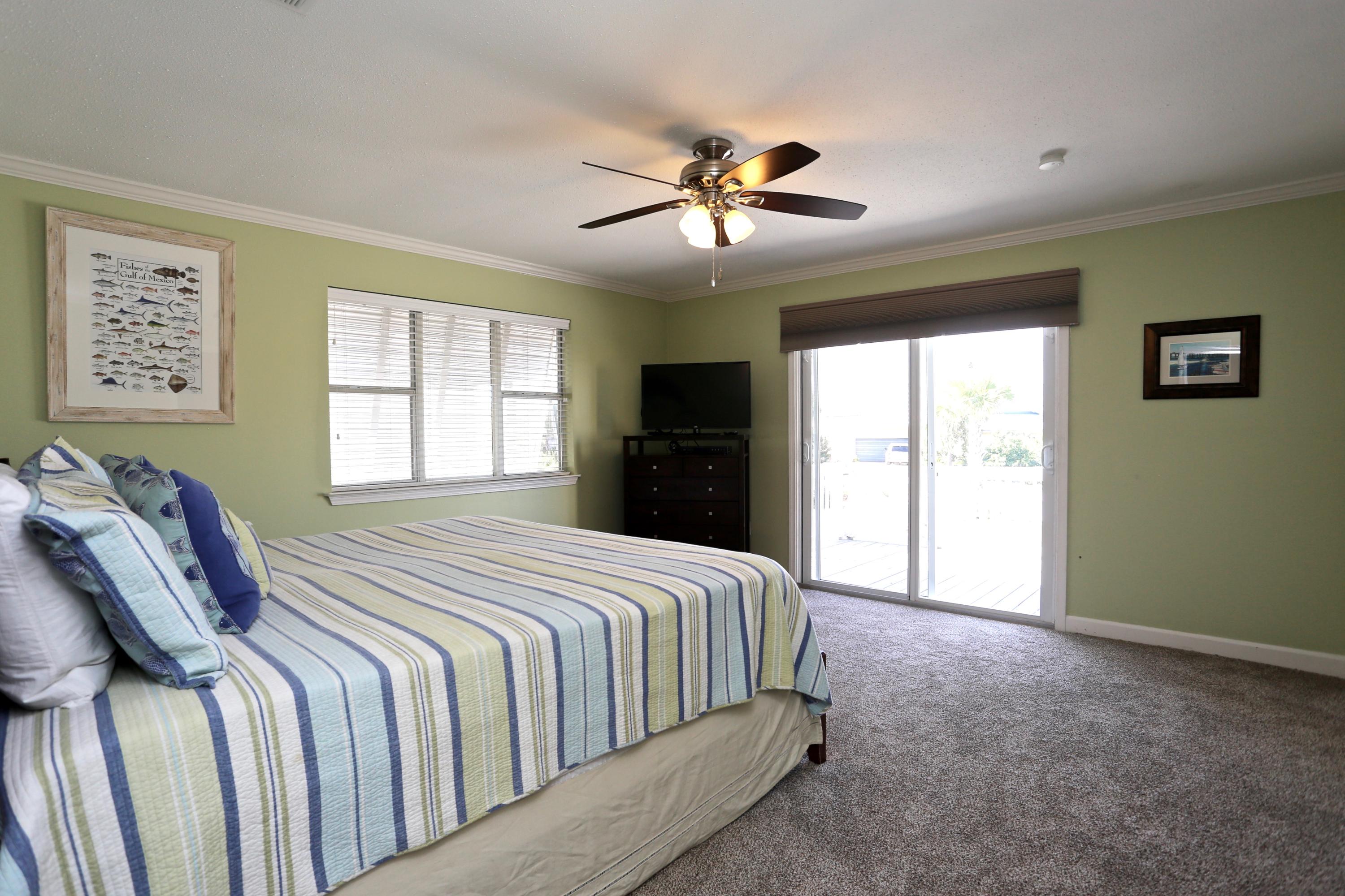 HOLIDSAY ISLE LOT 3 BLK E - Residential