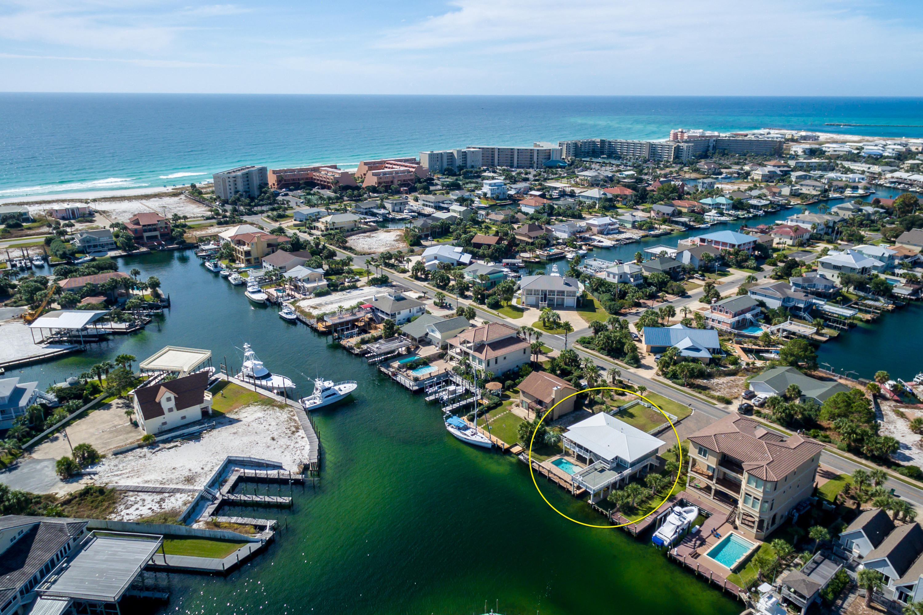 HOLIDSAY ISLE LOT 3 BLK E - Residential