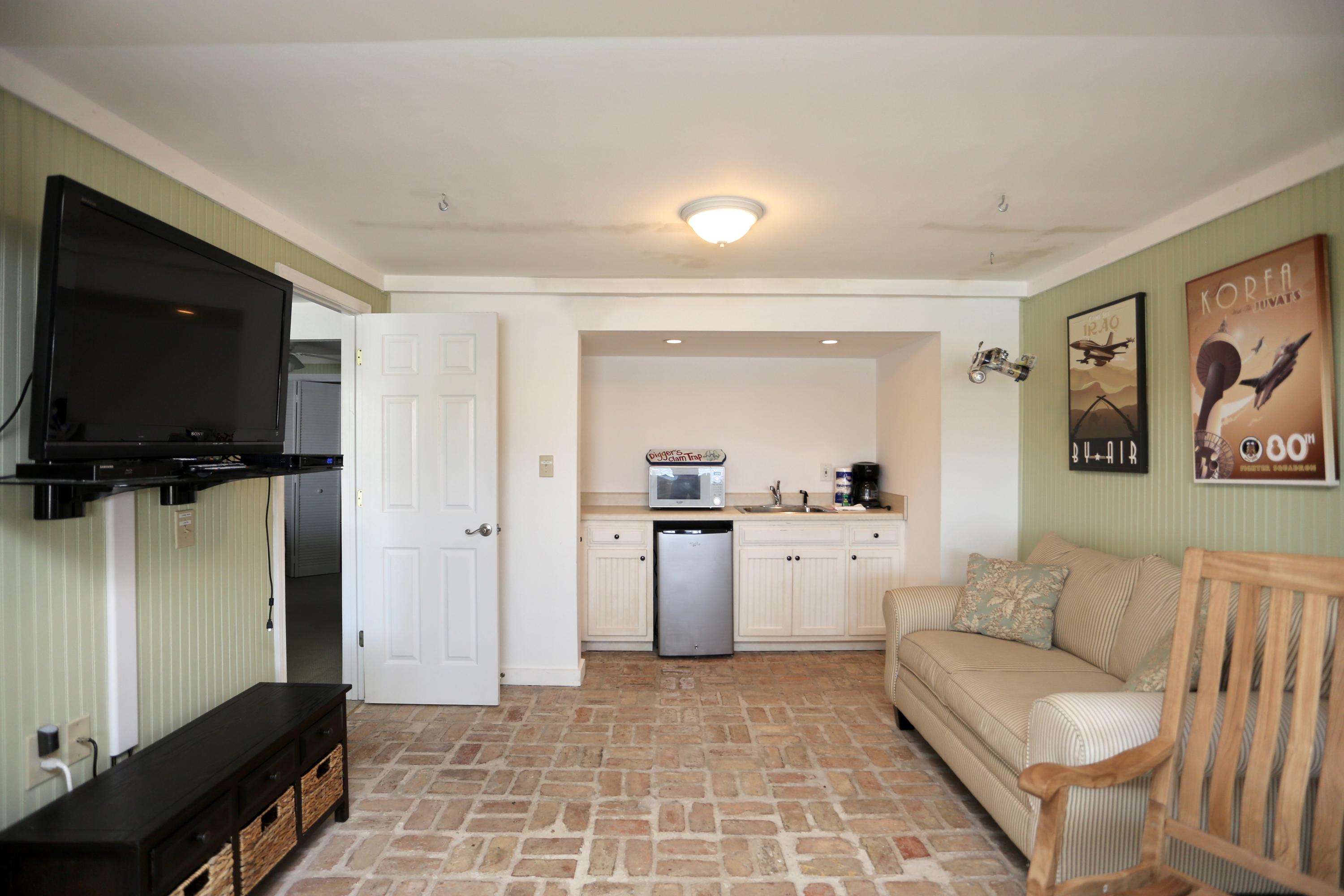 HOLIDSAY ISLE LOT 3 BLK E - Residential