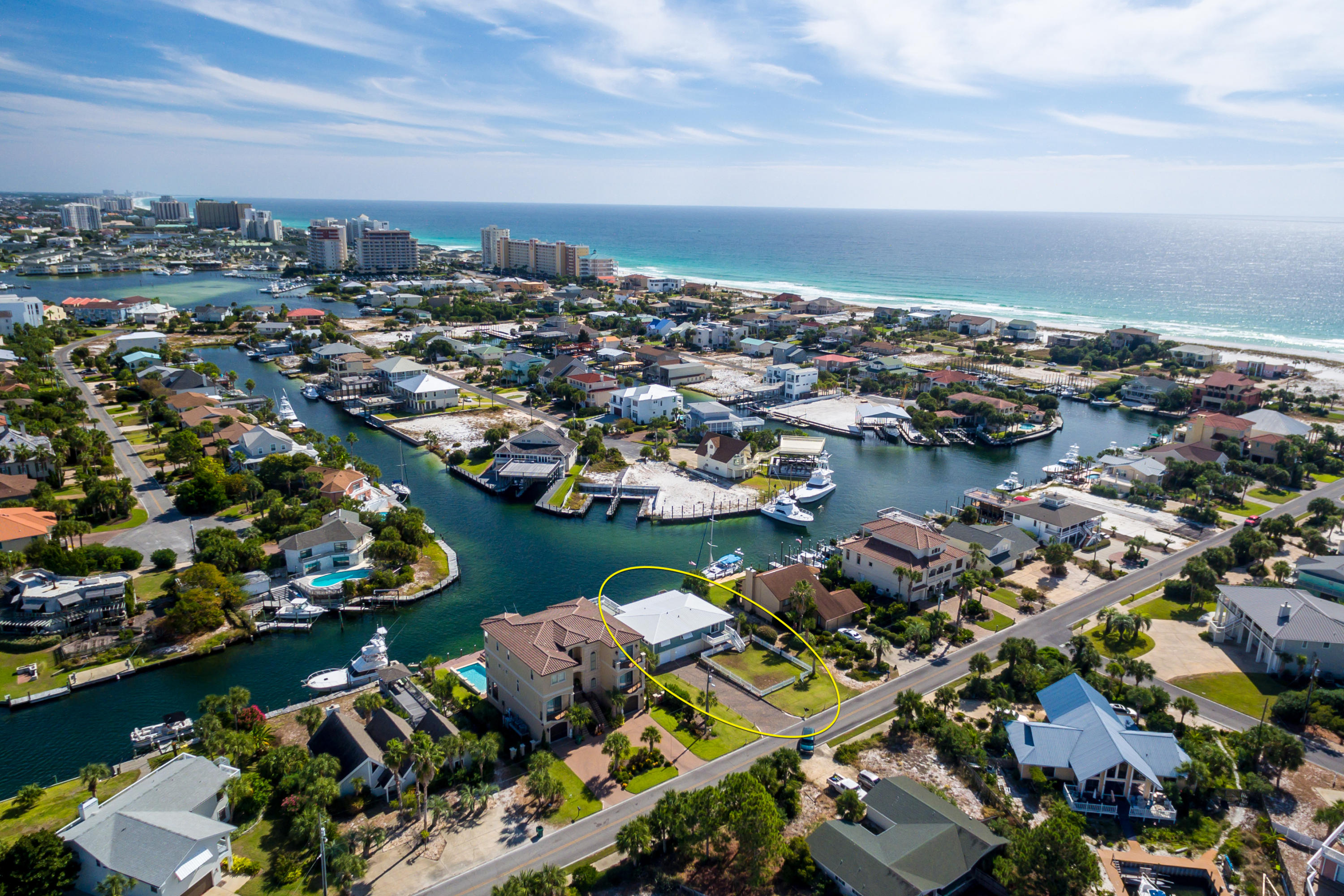 HOLIDSAY ISLE LOT 3 BLK E - Residential