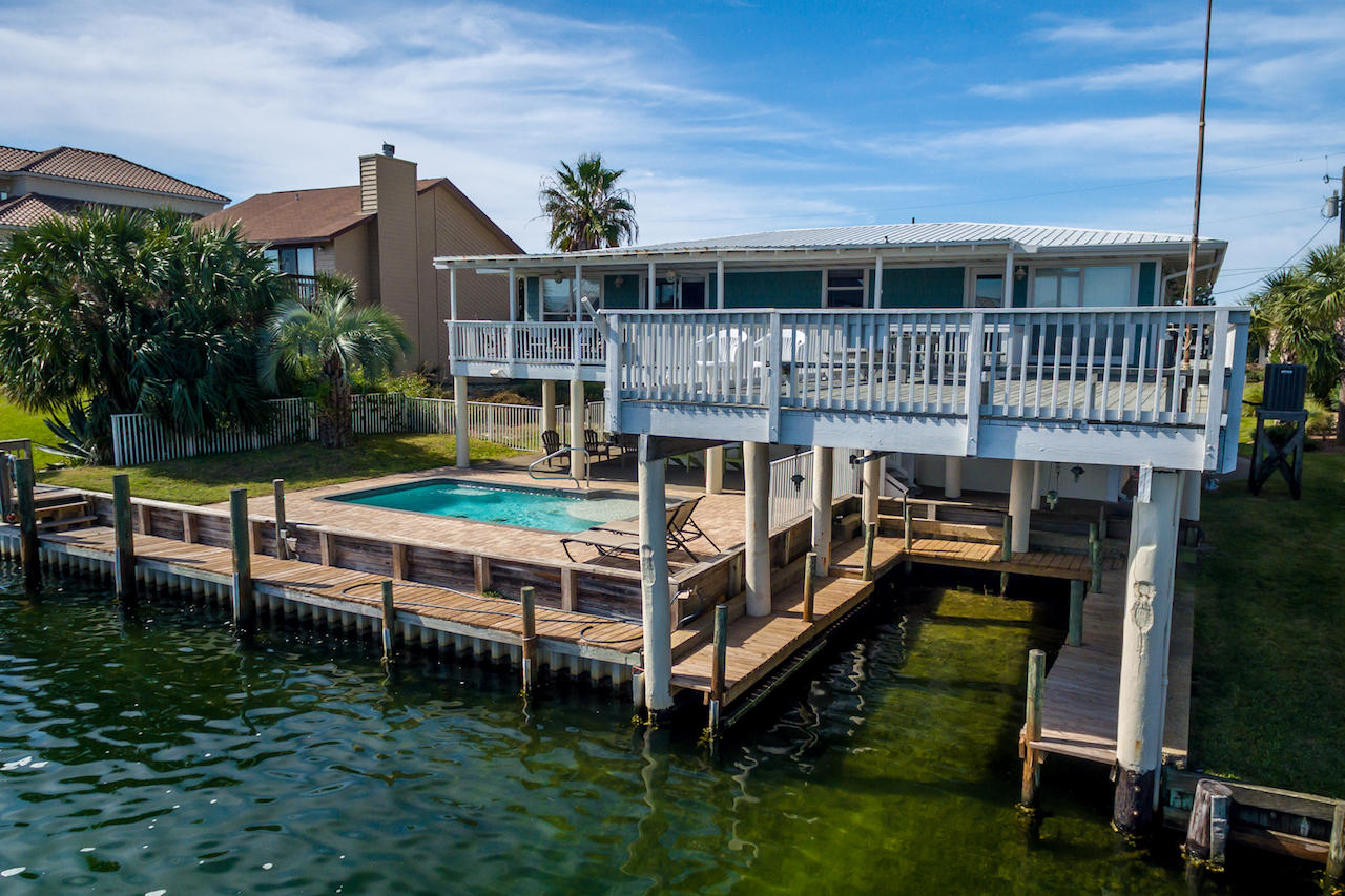 HOLIDSAY ISLE LOT 3 BLK E - Residential