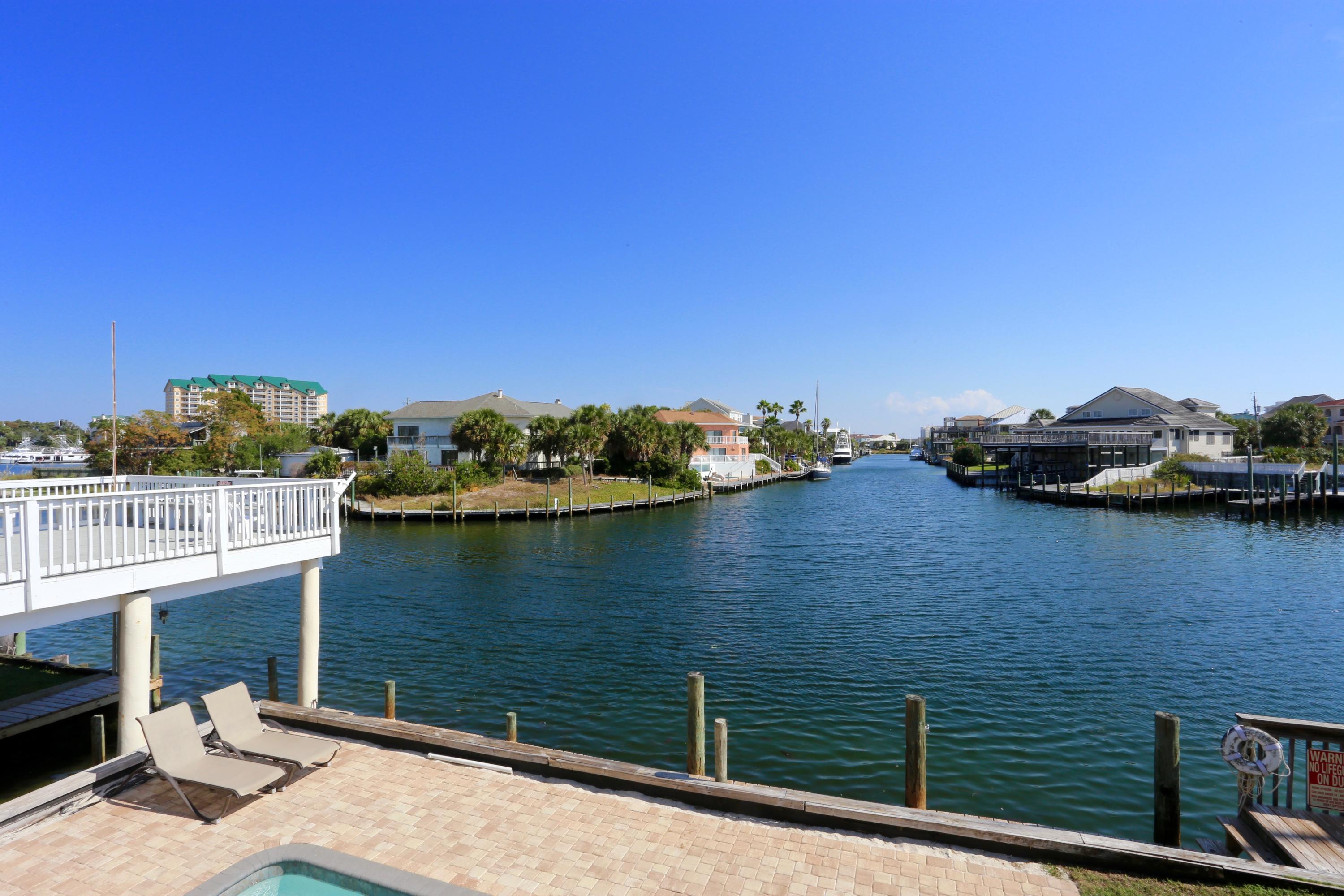 HOLIDSAY ISLE LOT 3 BLK E - Residential