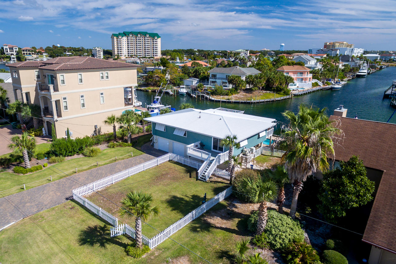 HOLIDSAY ISLE LOT 3 BLK E - Residential