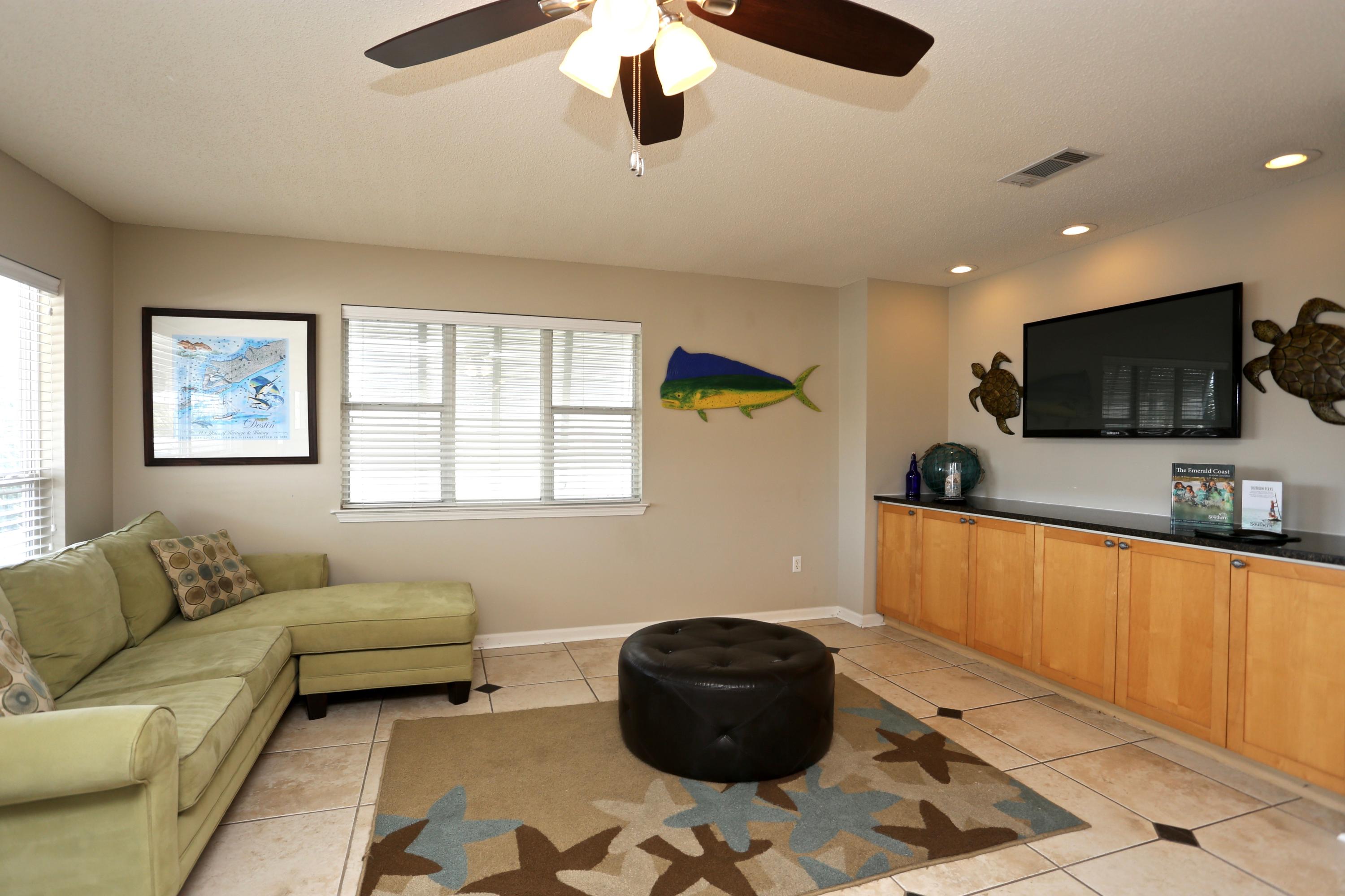 HOLIDSAY ISLE LOT 3 BLK E - Residential