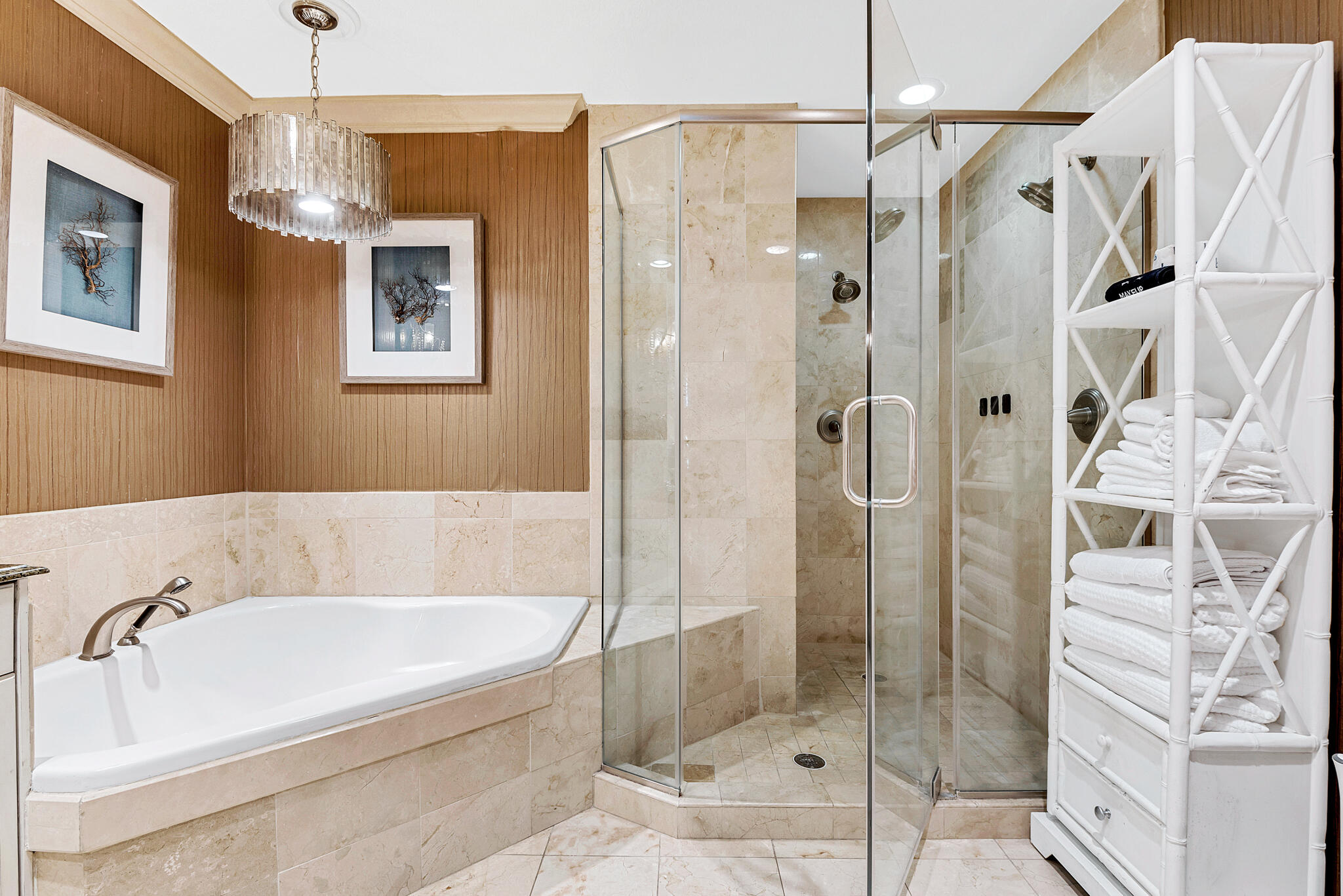 EMERALD GRANDE - Residential