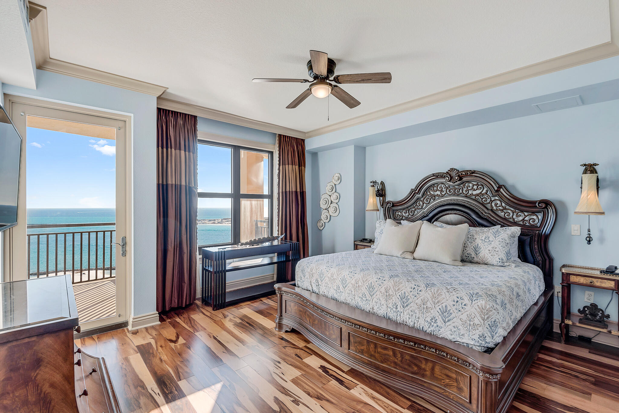 EMERALD GRANDE - Residential