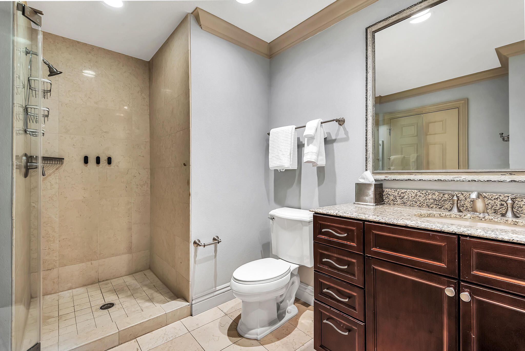 EMERALD GRANDE - Residential