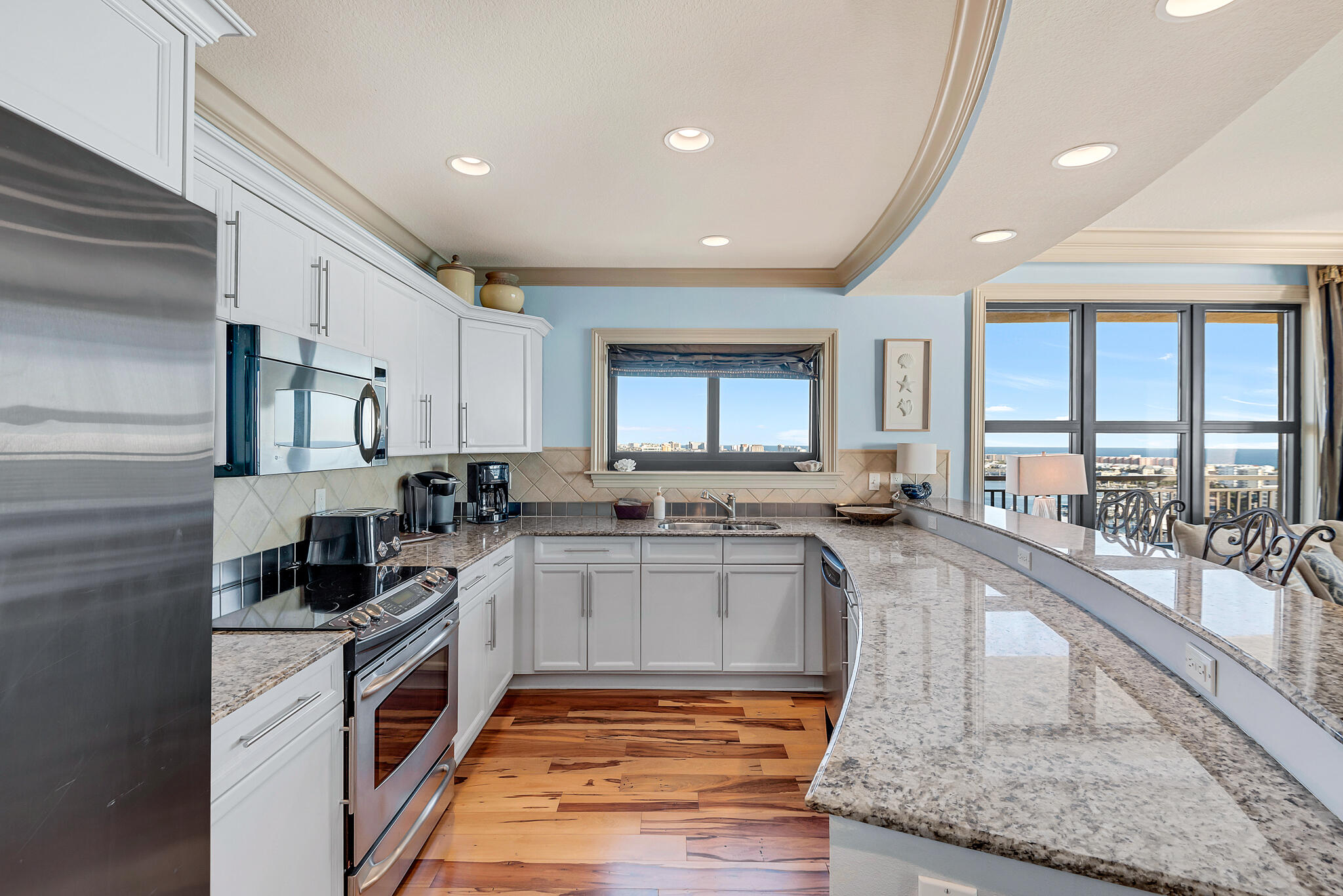 EMERALD GRANDE - Residential