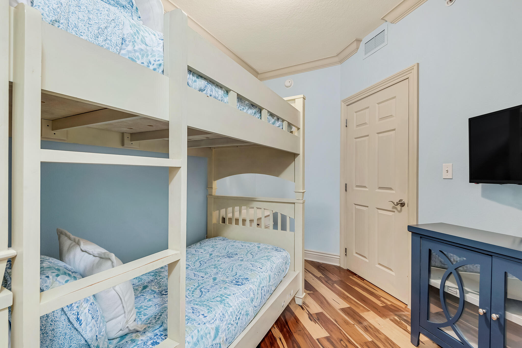EMERALD GRANDE - Residential
