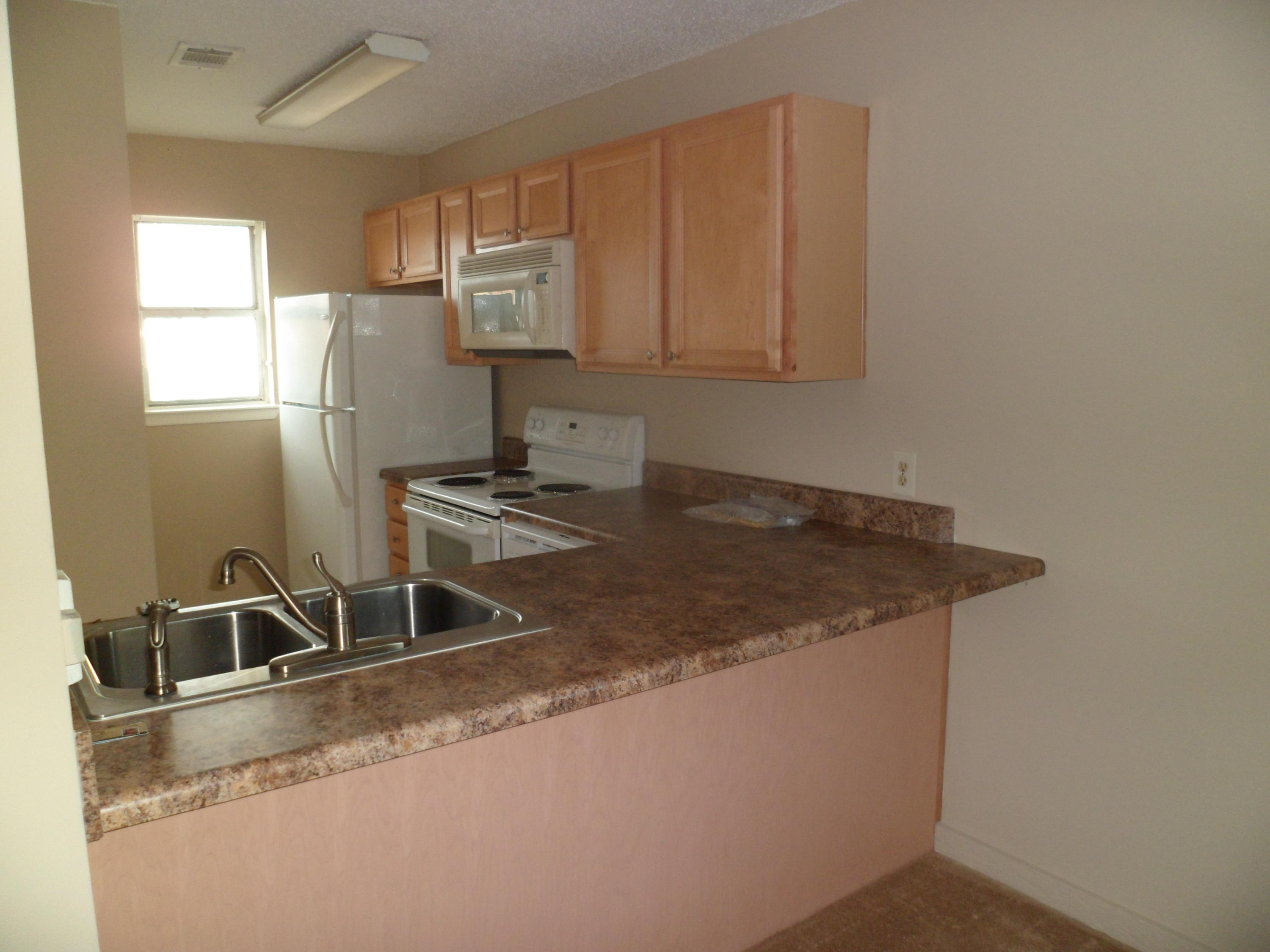 ISLAND BREEZE CONDO - Residential