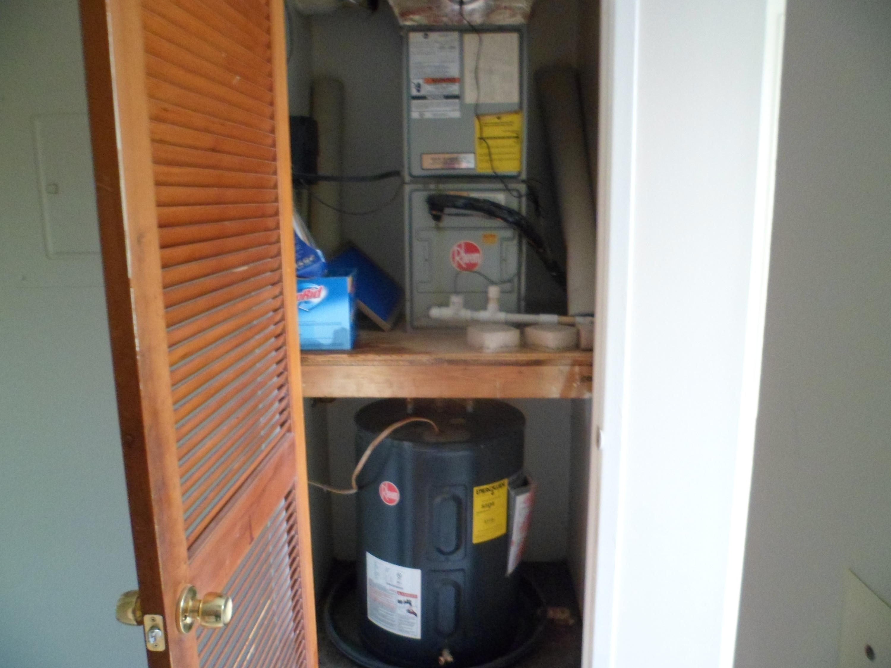 ISLAND BREEZE CONDO - Residential