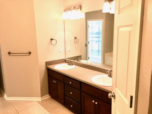 LEE FARM - Residential