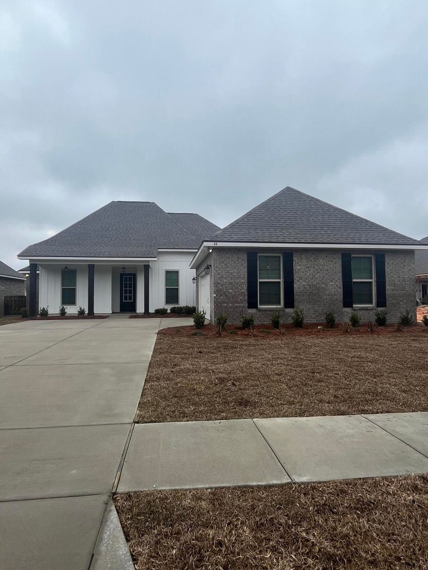 Awesome builder rate plus choice of FREE blinds OR fridge! Restrictions apply.The RENOIR IV I in Bird Song at Hammock Bay community offers a 4BR/3BA, open design with flex space and breakfast area. Upgrades added (list attached). Features: double vanity, garden tub, separate custom tiled shower, and walk-in closet in master bath, kitchen island, walk-in pantry, boot bench/drop zone, covered porches, undermount sinks, custom kitchen backsplash, crown molding, LED lighting throughout, framed mirrors in all baths, smart connect WIFI thermostat, smoke/carbon monoxide detectors, landscaping package, architectural 30-year shingles, flood lights, and more!Energy Efficient Features: water heater, electric kitchen appliance package, vinyl low E windows, and more! Energy Star Partner.