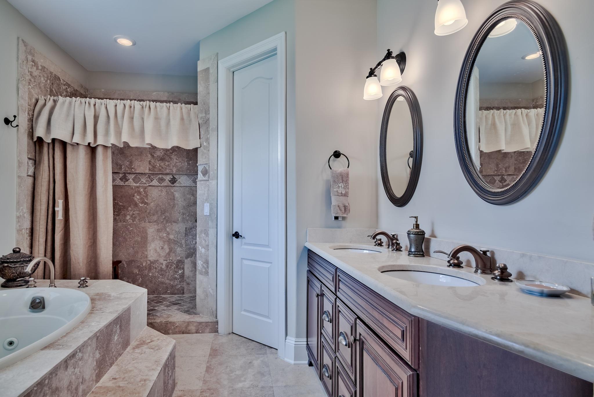 BAYTOWNE AVE EAST - Residential