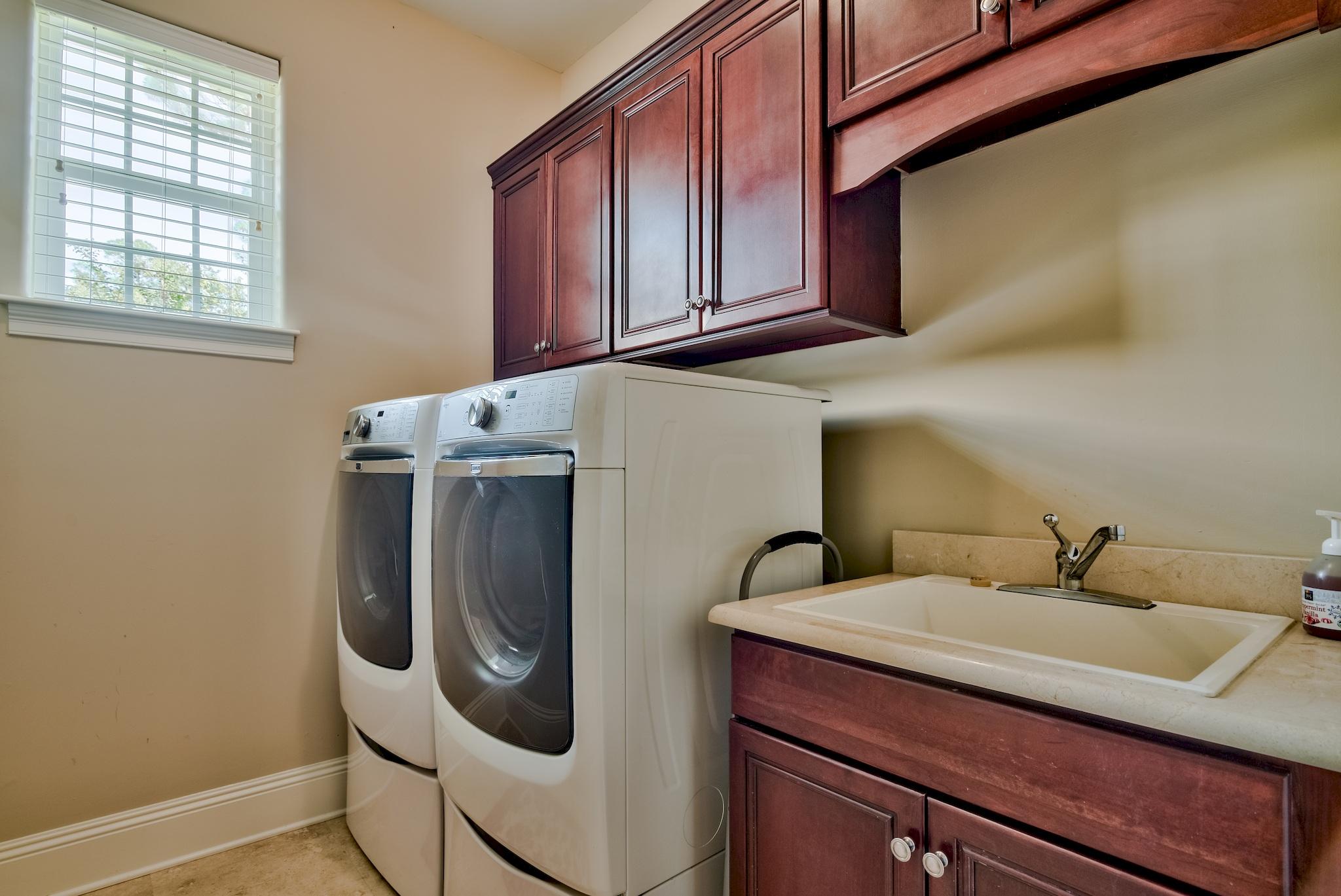 BAYTOWNE AVE EAST - Residential