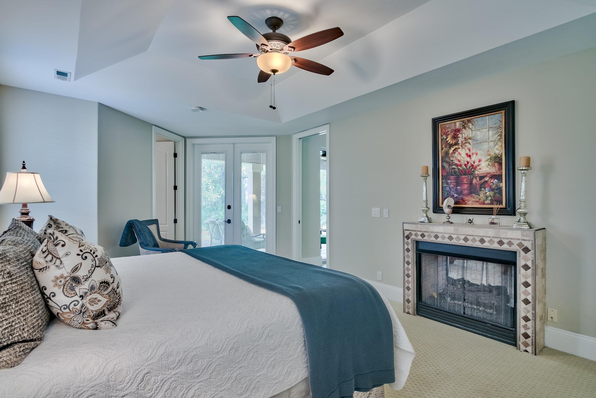 BAYTOWNE AVE EAST - Residential