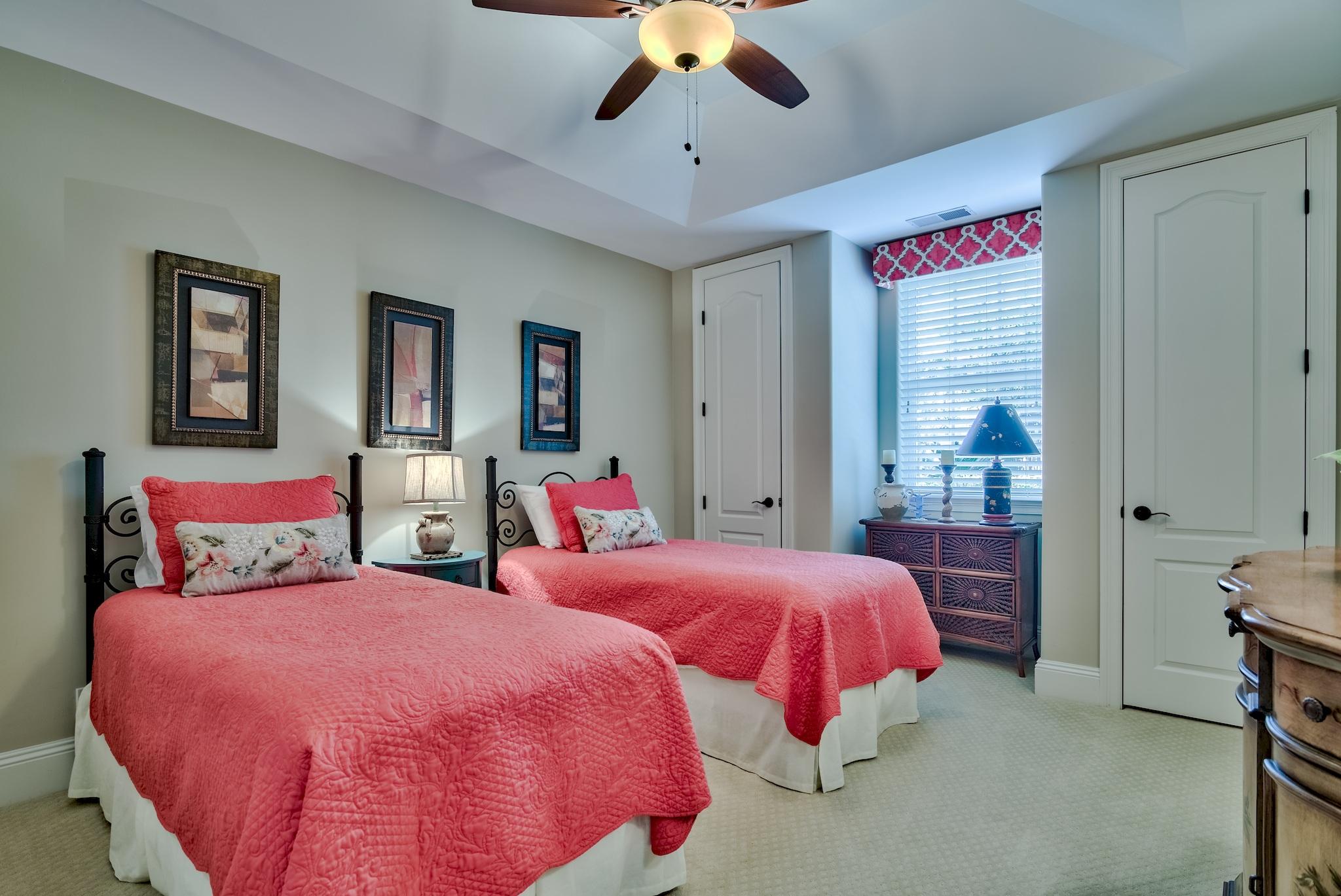 BAYTOWNE AVE EAST - Residential