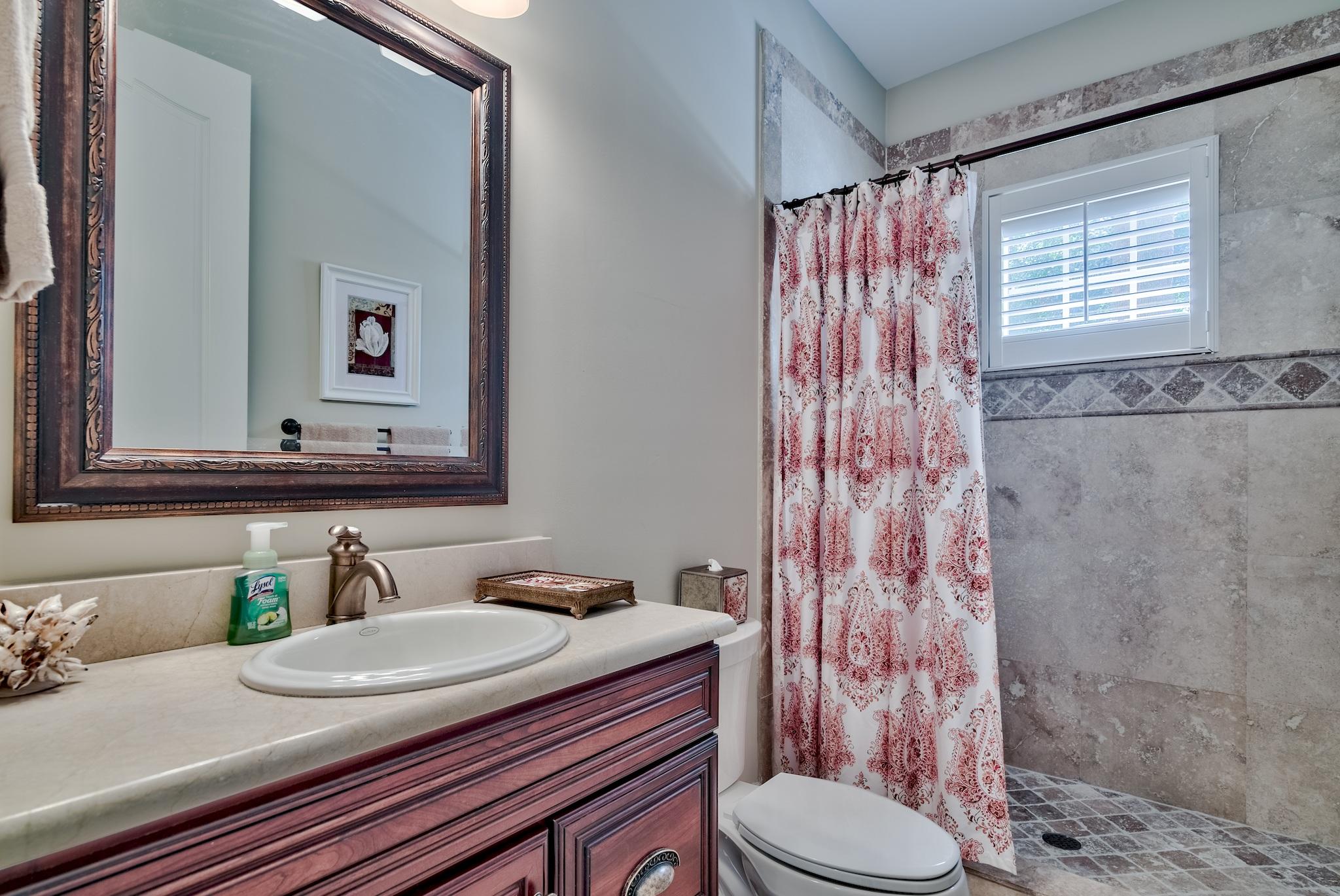 BAYTOWNE AVE EAST - Residential