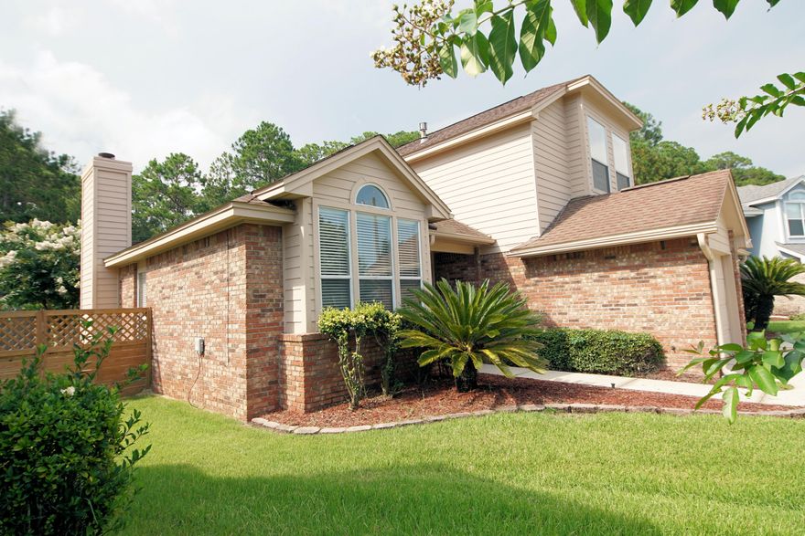 Up-dated home in Prime Location!!! This modernized home is located on a cul-de-sac in the highly thought after Crosswinds subdivision in FWB. Easy commute to both Eglin AFB and Hurlburt Field AFB. New paint, new carpet, new granite kitchen counter tops!!! High ceilings, gas-fireplace, balcony, large walk-in closet, enclosed Florida room (not incl. in sqft), beautiful yard, two-car garage and a Home Warranty. The pictures speak for themselves. Schedule your showing today and discover this hidden away gem!!!