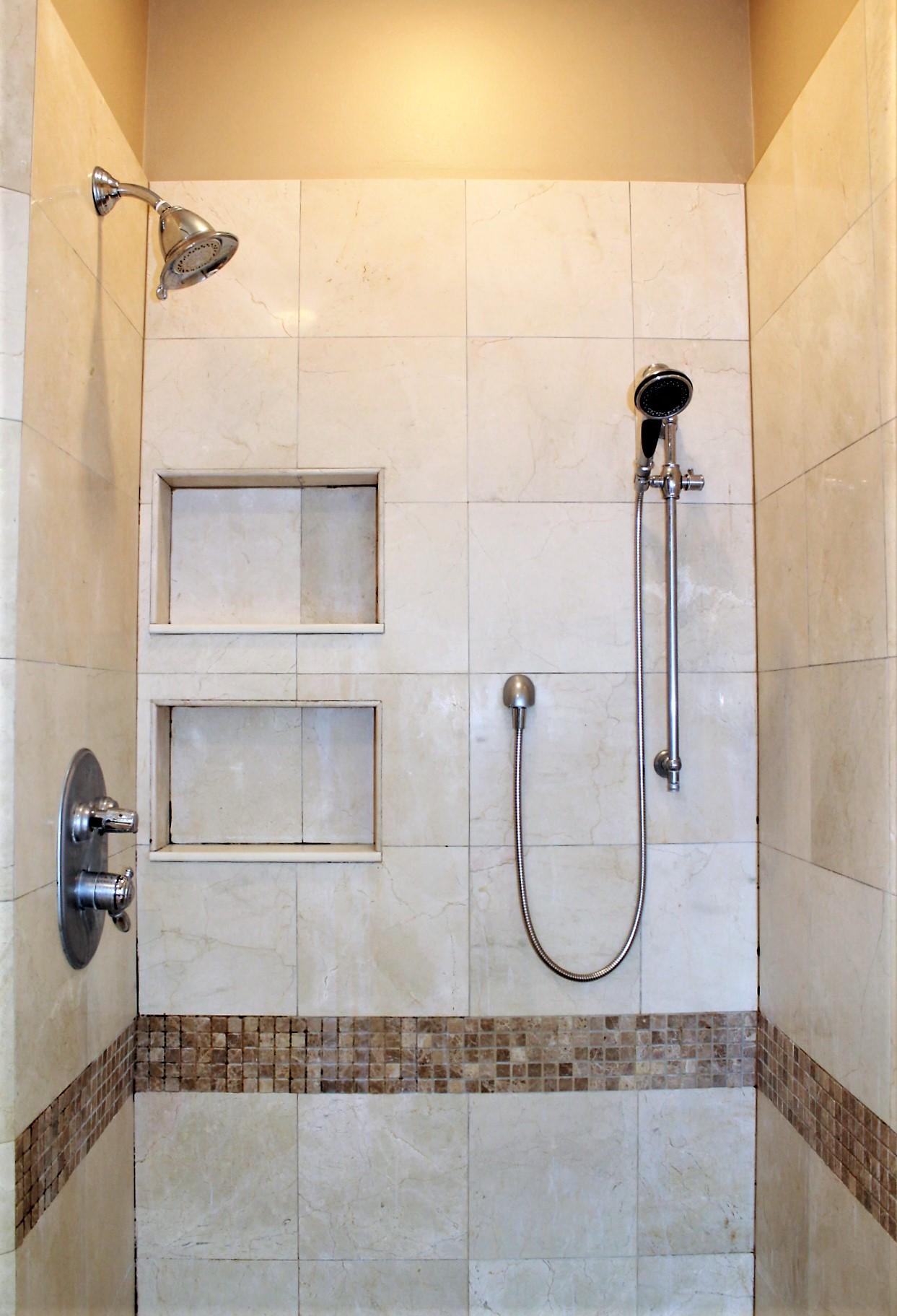 PARKWOOD ESTATES PH 1 BLUEWATER BAY - Residential