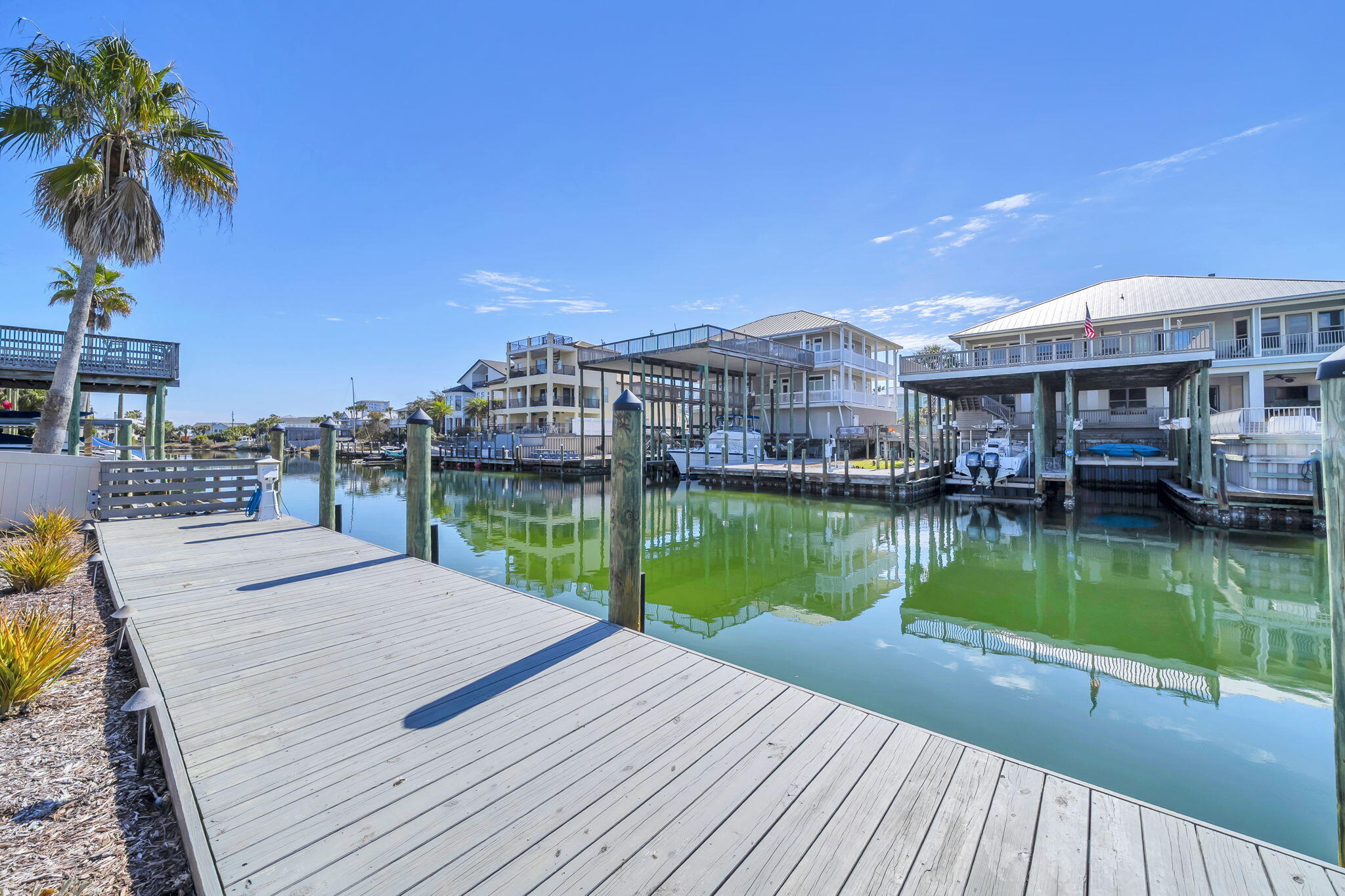 HOLIDAY ISLE - Residential