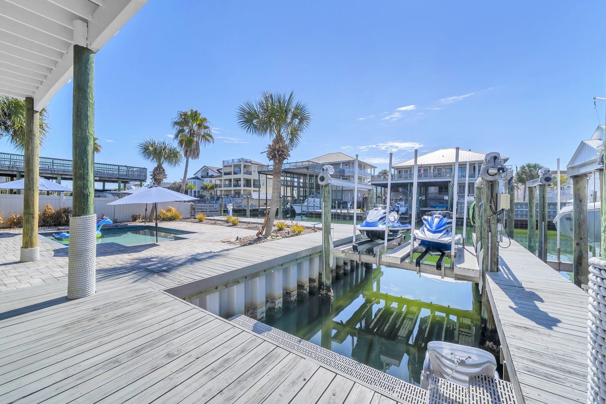 HOLIDAY ISLE - Residential