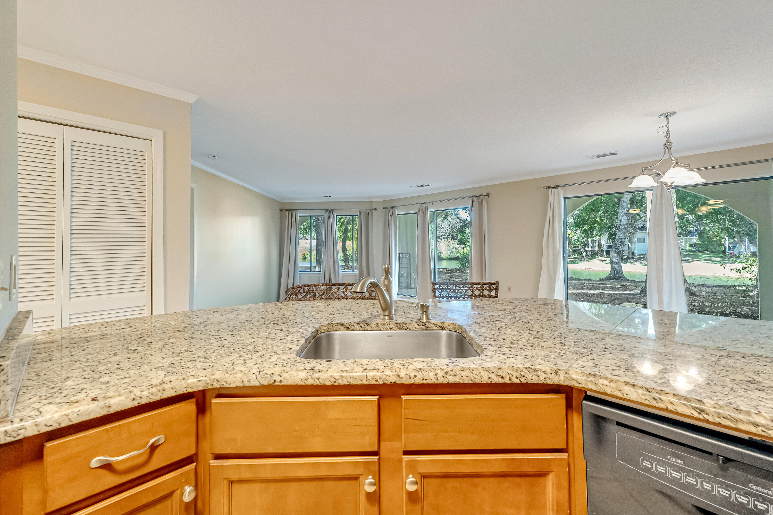 LAKESIDE CONDO AT BLUEWATER BAY - Residential Lease