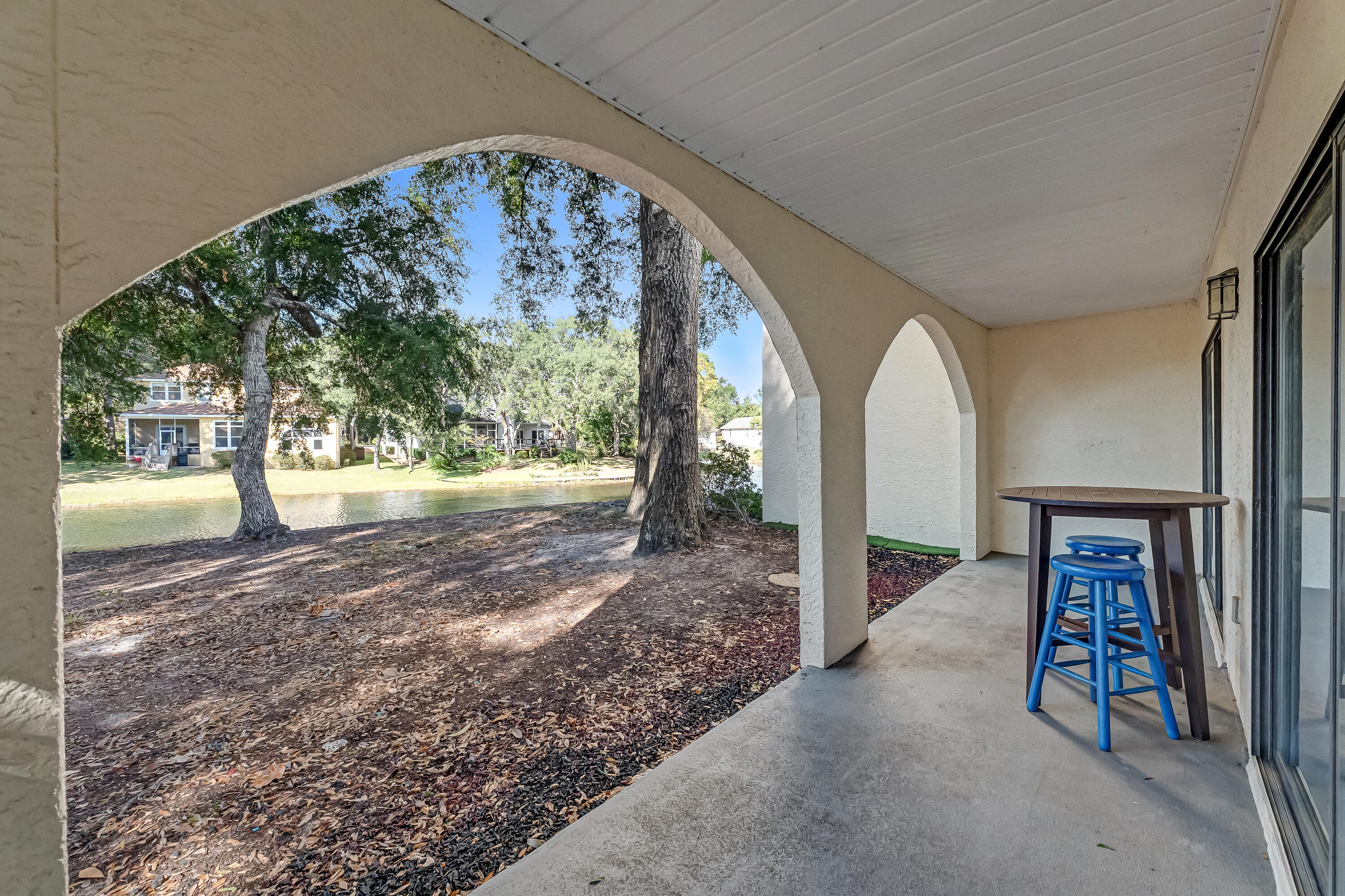 LAKESIDE CONDO AT BLUEWATER BAY - Residential Lease