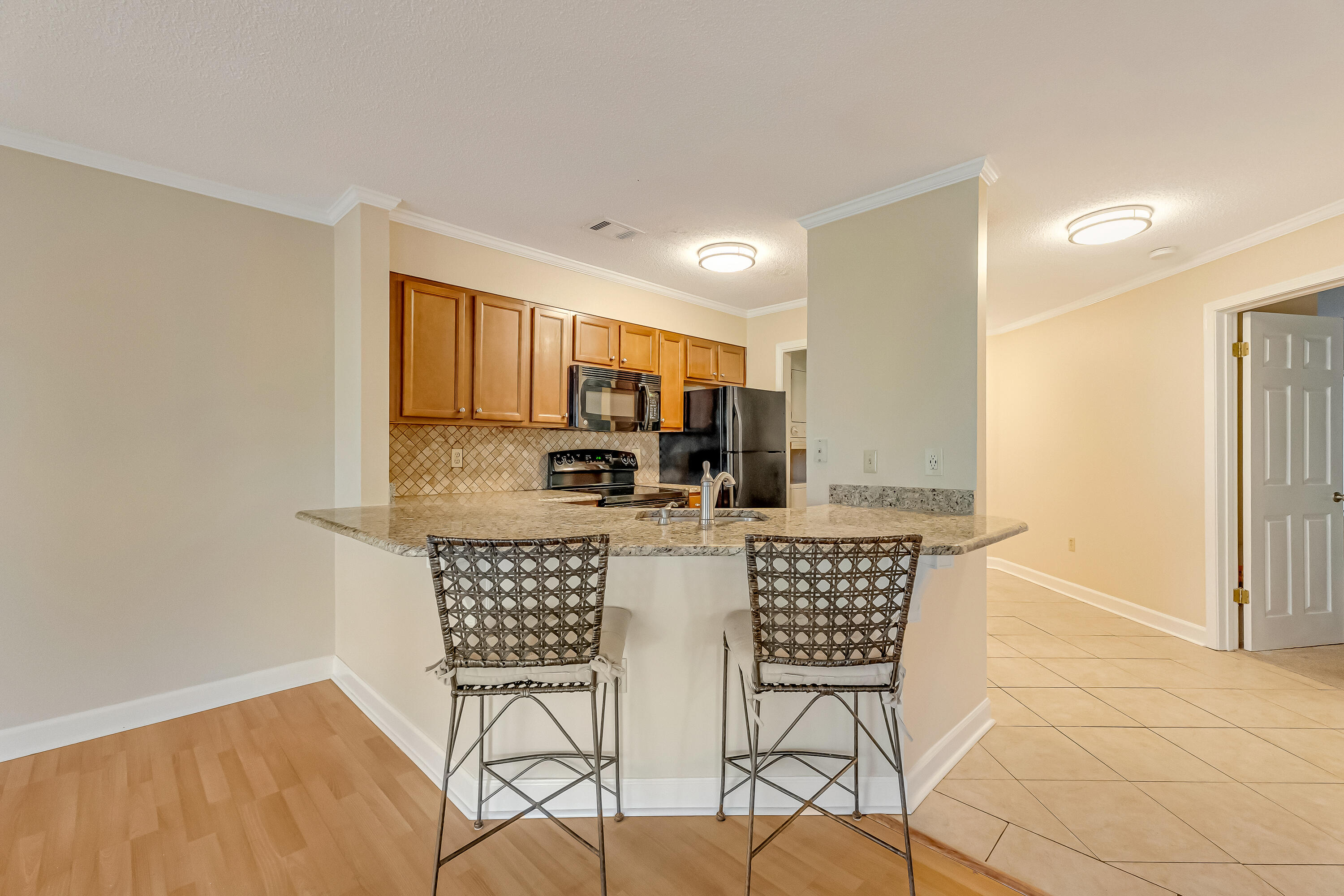 LAKESIDE CONDO AT BLUEWATER BAY - Residential Lease