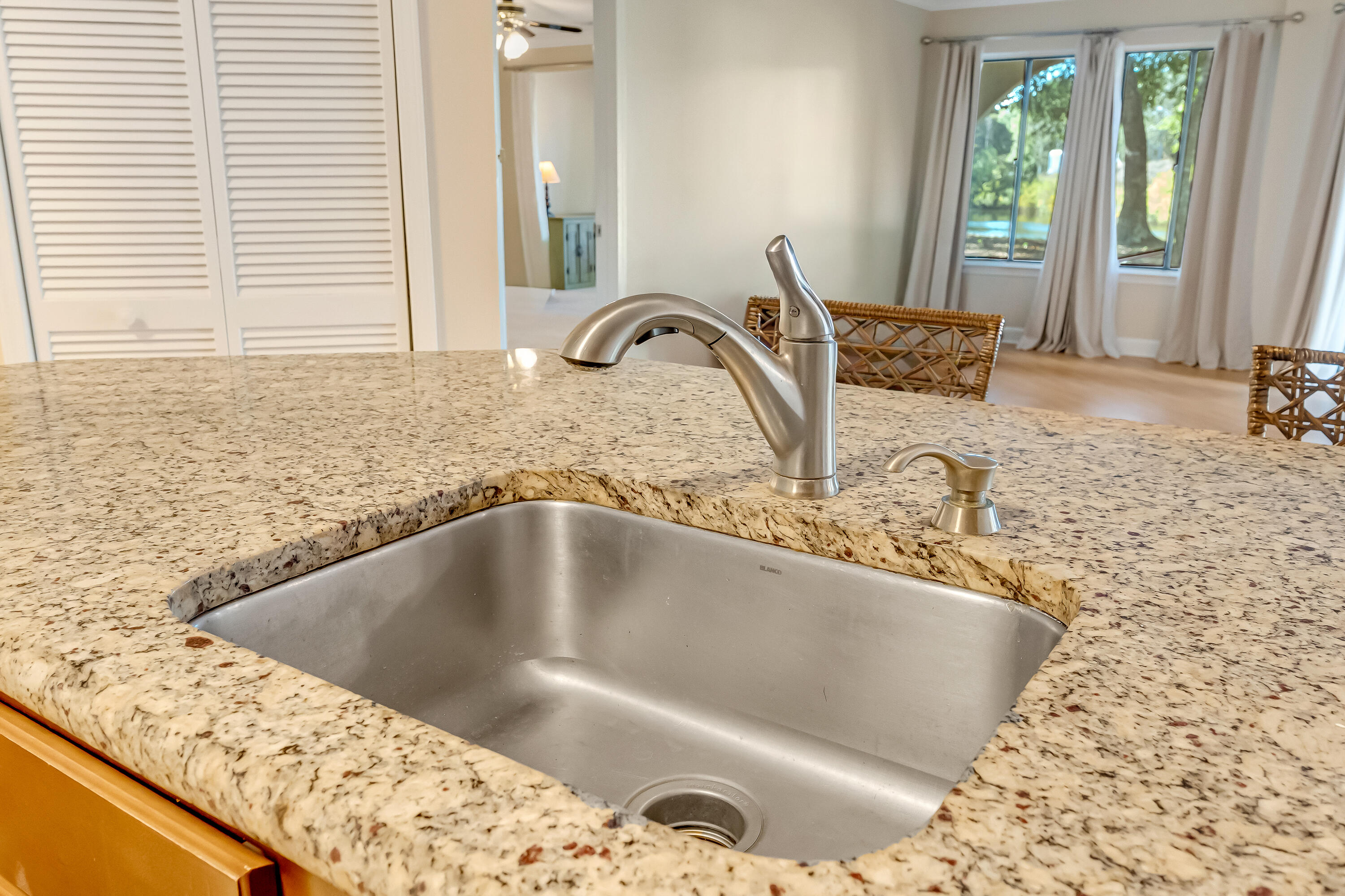 LAKESIDE CONDO AT BLUEWATER BAY - Residential Lease