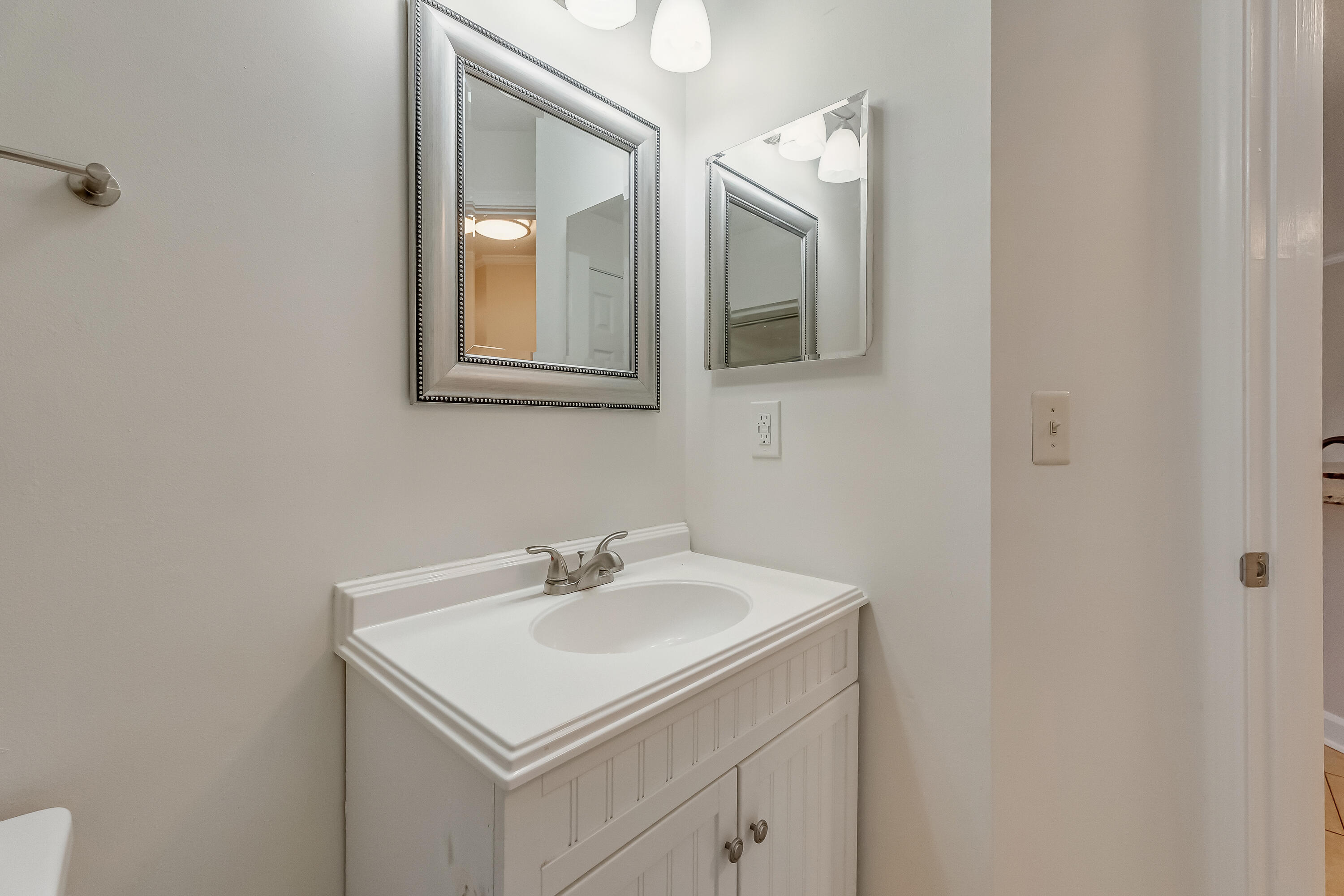 LAKESIDE CONDO AT BLUEWATER BAY - Residential Lease