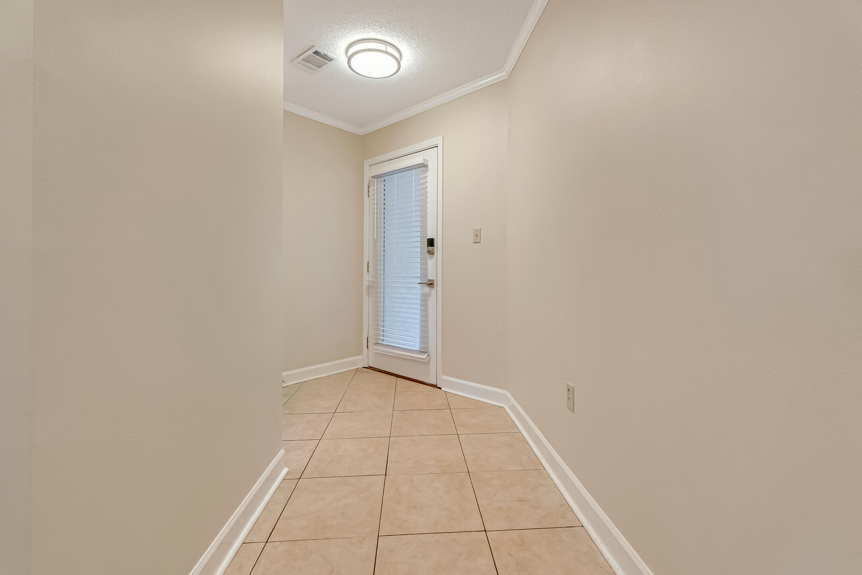 LAKESIDE CONDO AT BLUEWATER BAY - Residential Lease