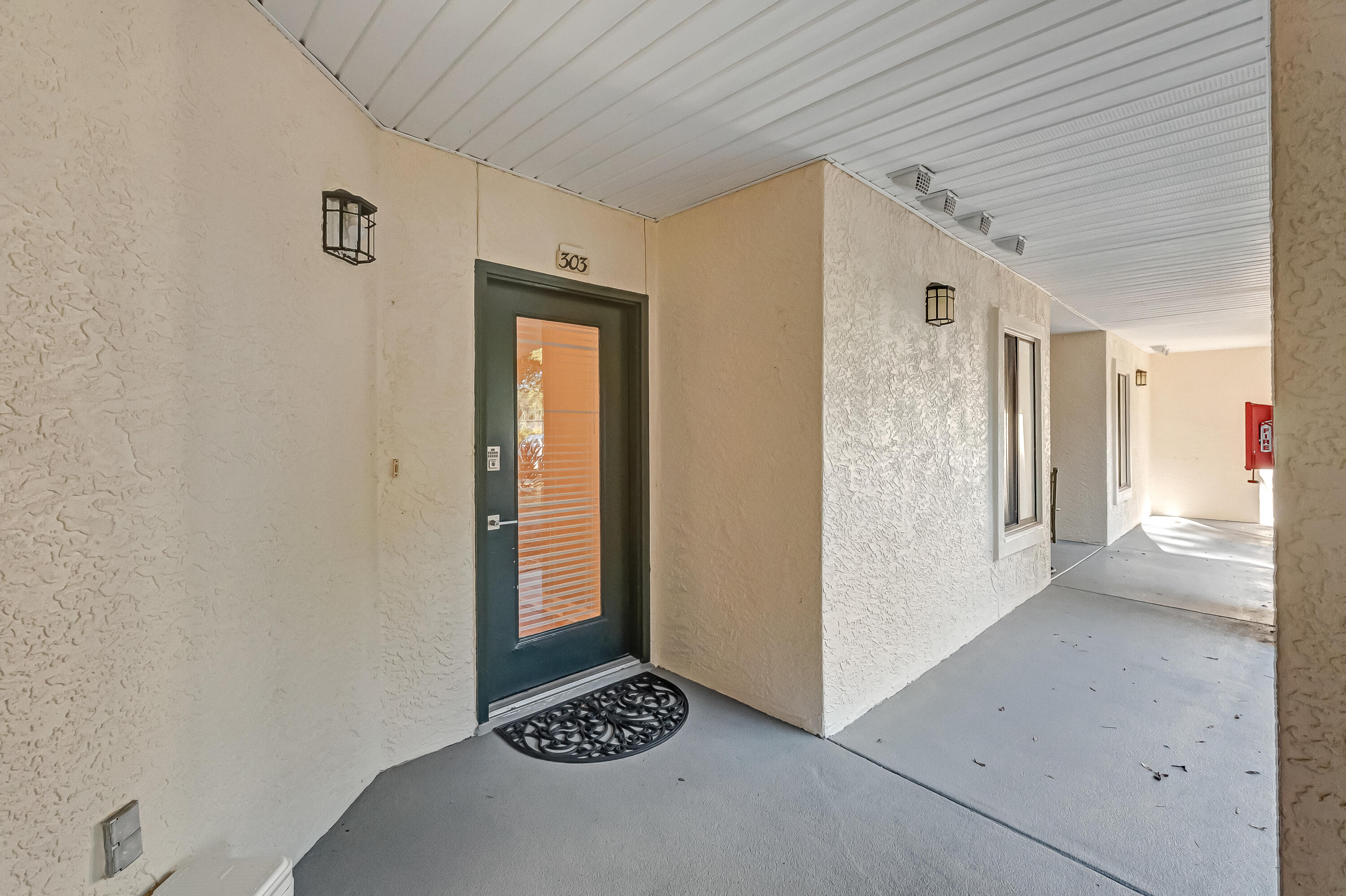 LAKESIDE CONDO AT BLUEWATER BAY - Residential Lease