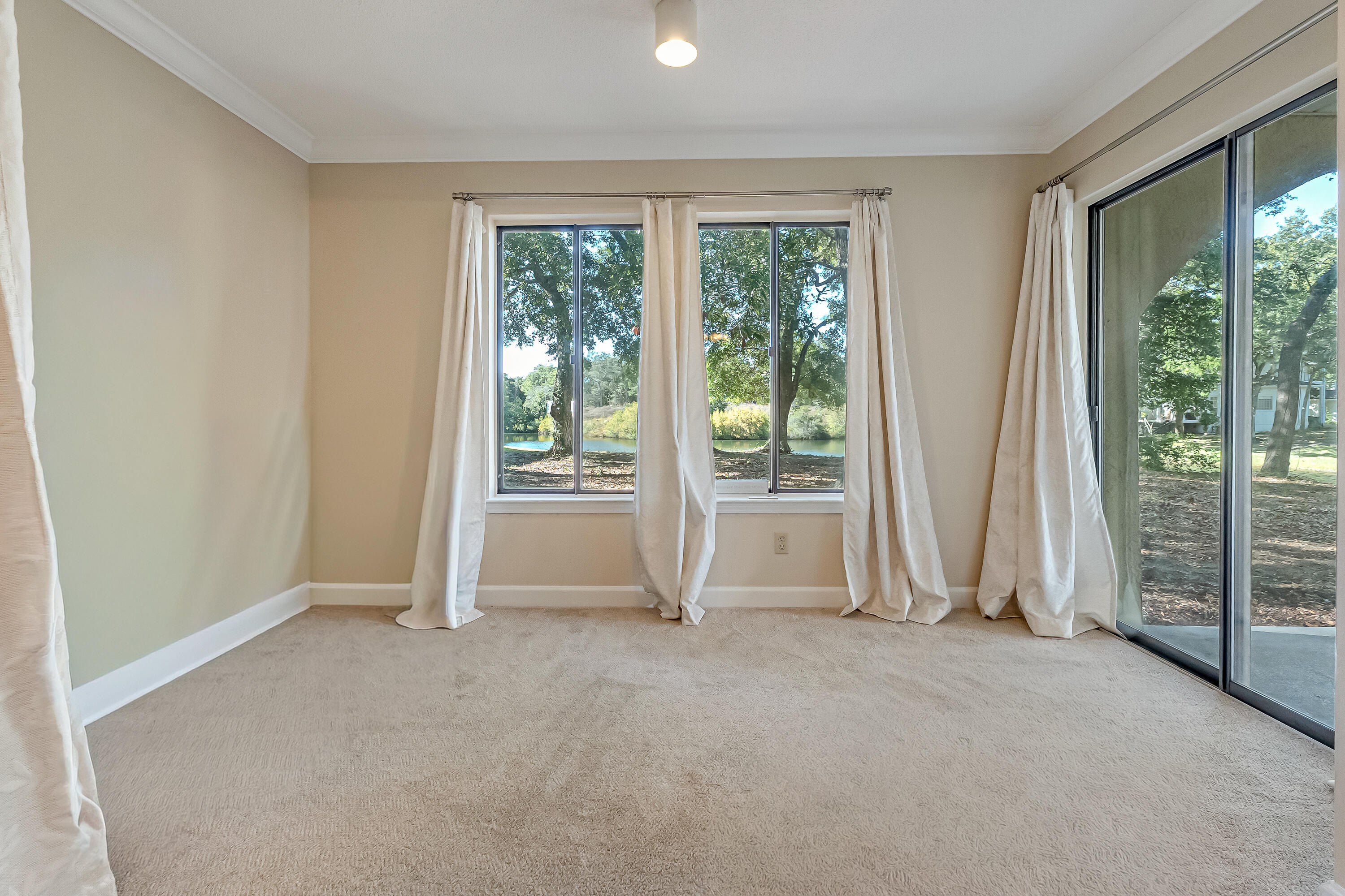 LAKESIDE CONDO AT BLUEWATER BAY - Residential Lease