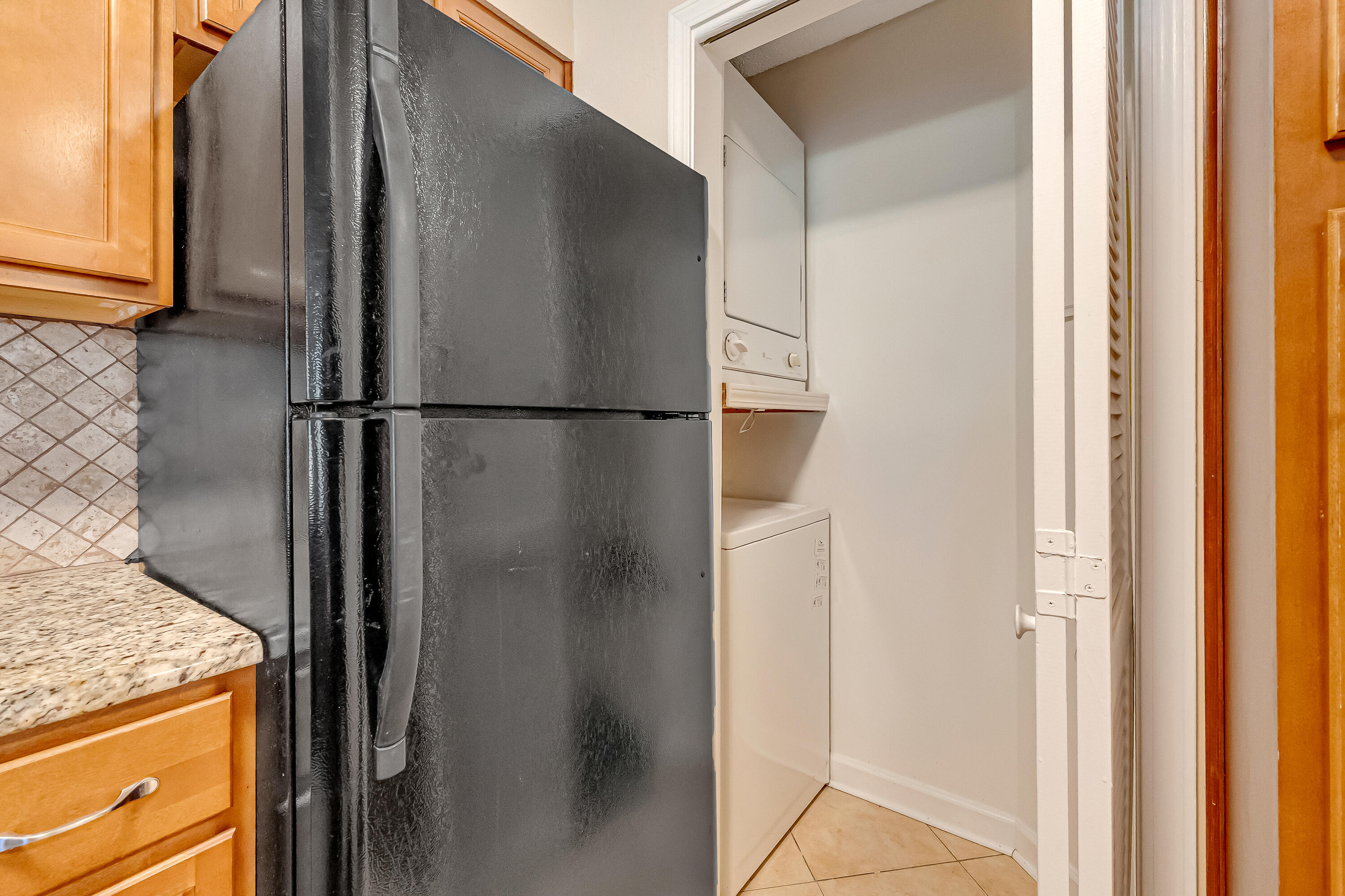 LAKESIDE CONDO AT BLUEWATER BAY - Residential Lease