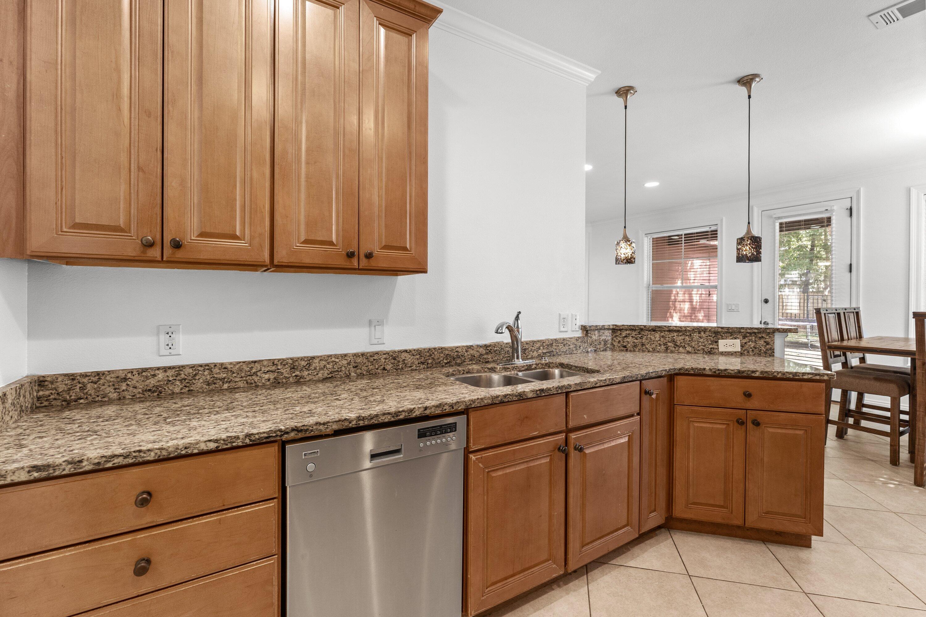 CANOPIES OF FREEPORT - Residential