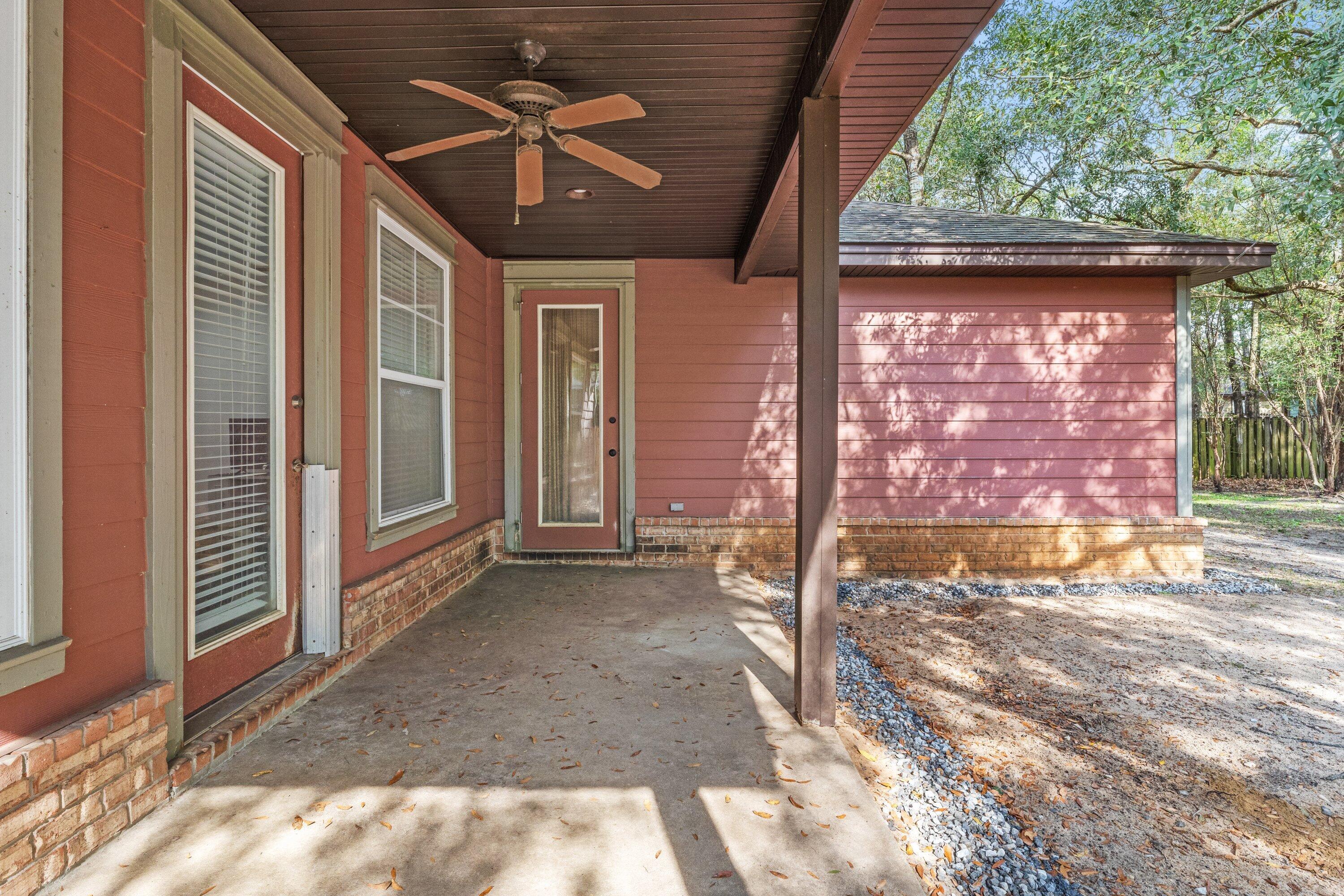 CANOPIES OF FREEPORT - Residential