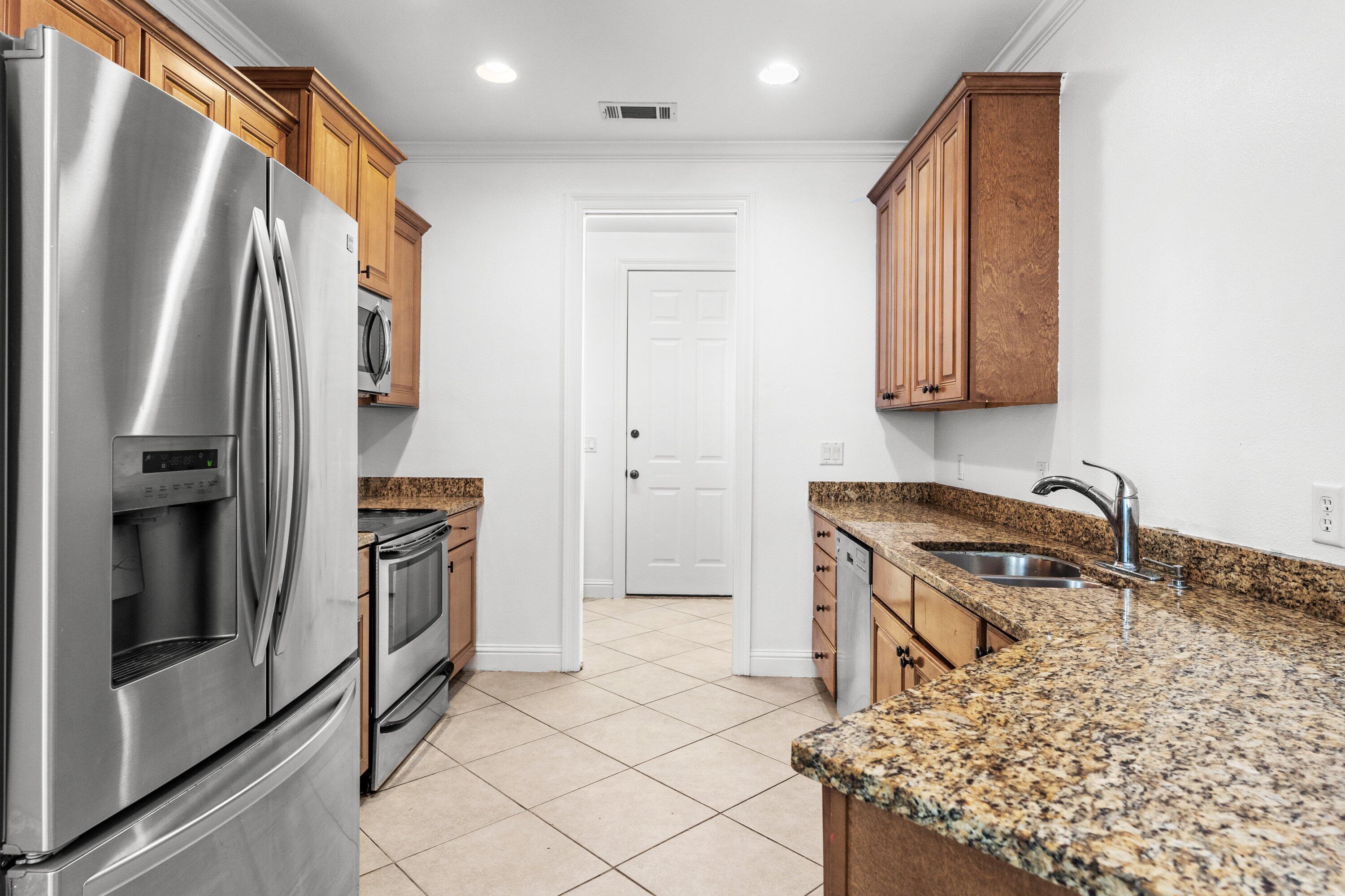 CANOPIES OF FREEPORT - Residential