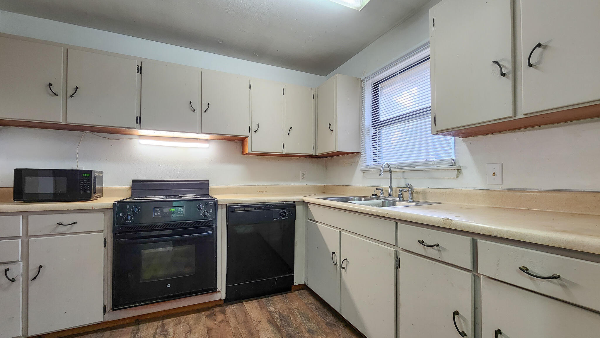 GARNIERS BEACH 6TH - Residential