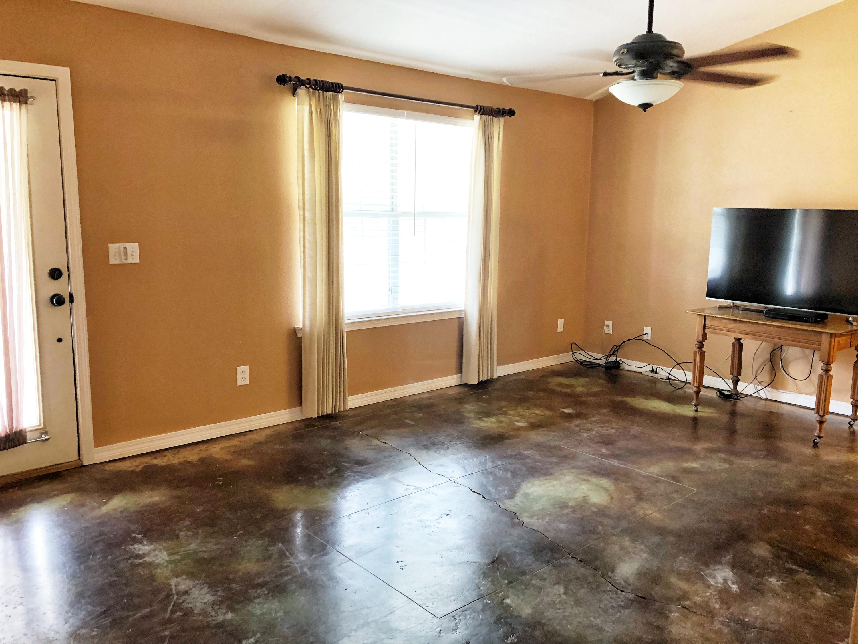 TEN LAKE ESTATES UNIT 1 - Residential