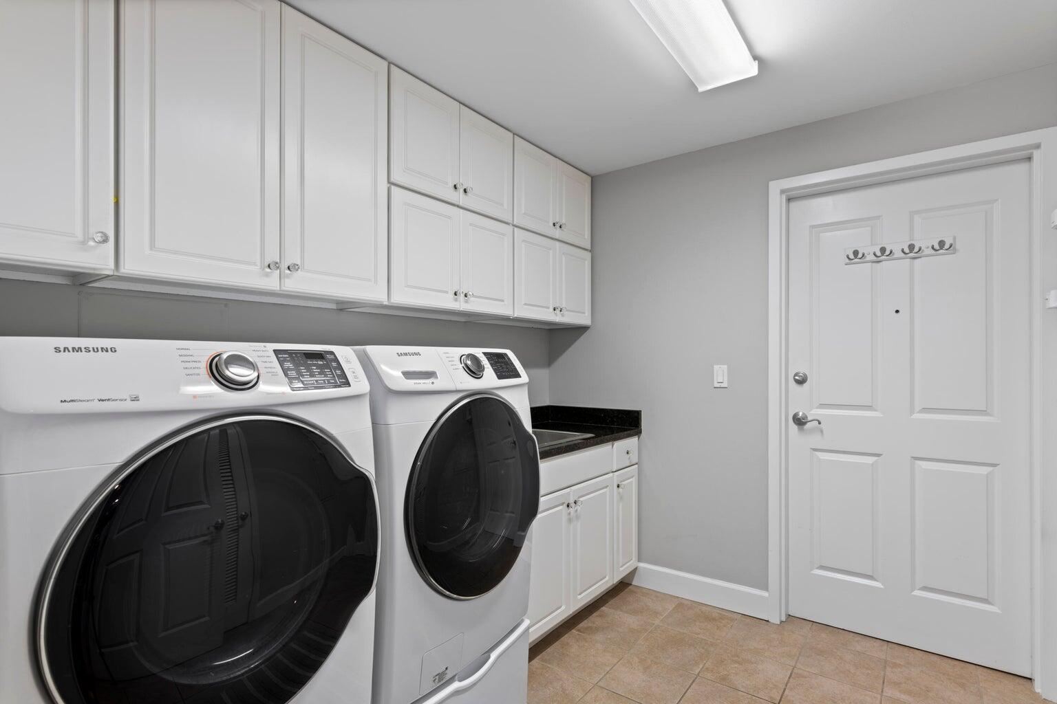 ONE WATER PLACE AT KELLY PLANTATION - Residential