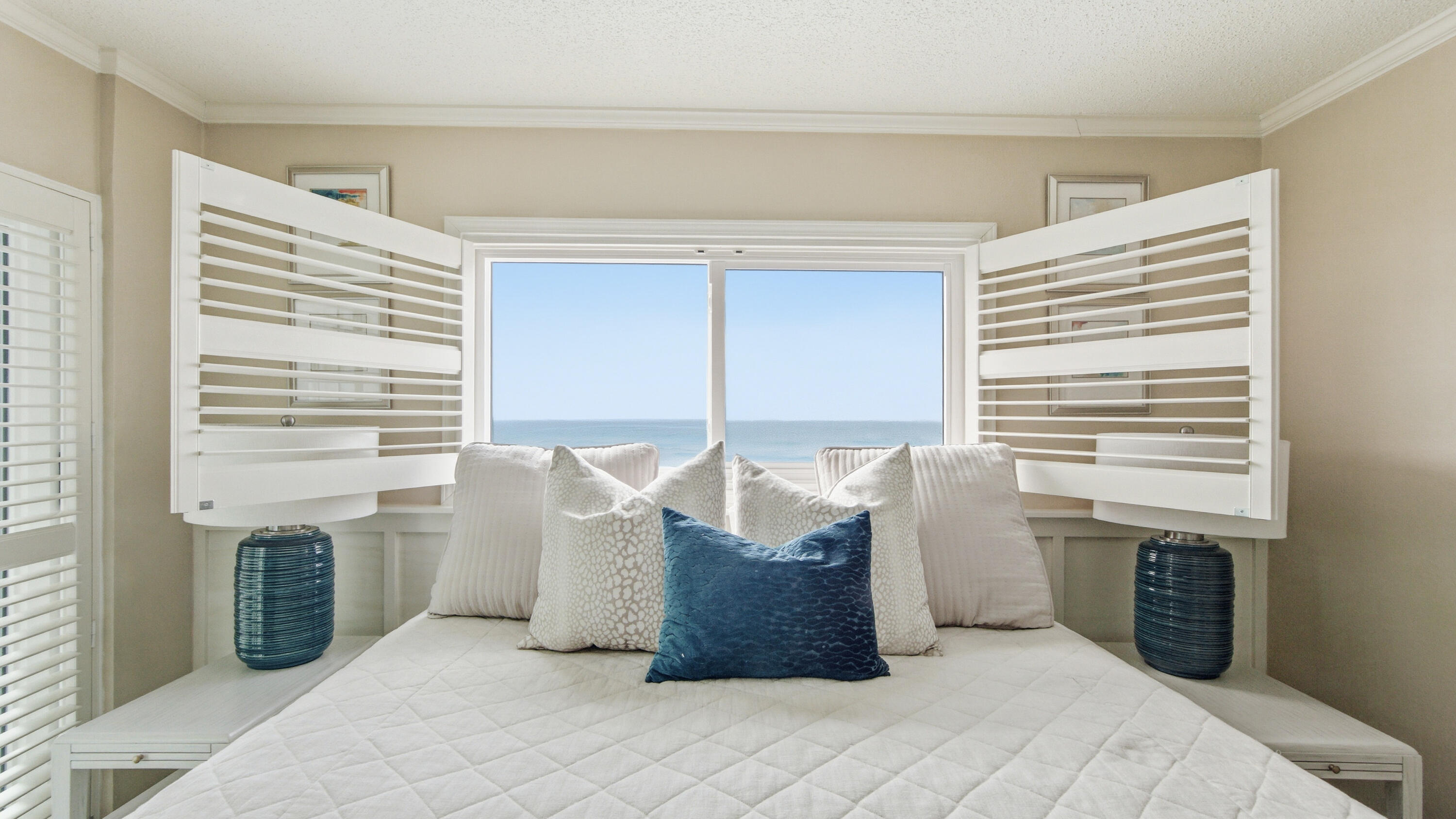 REGENCY TOWERS - Residential