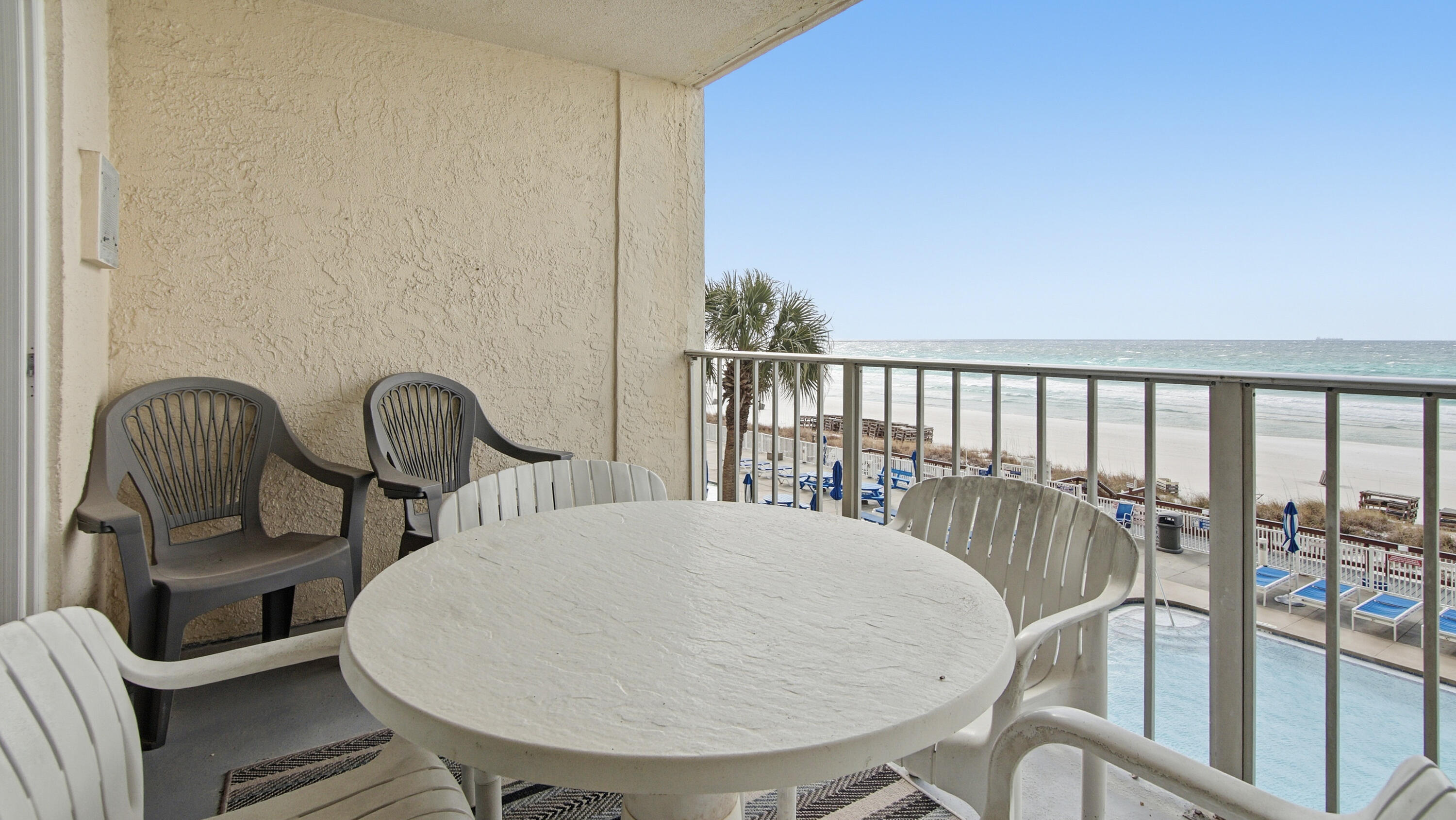 REGENCY TOWERS - Residential