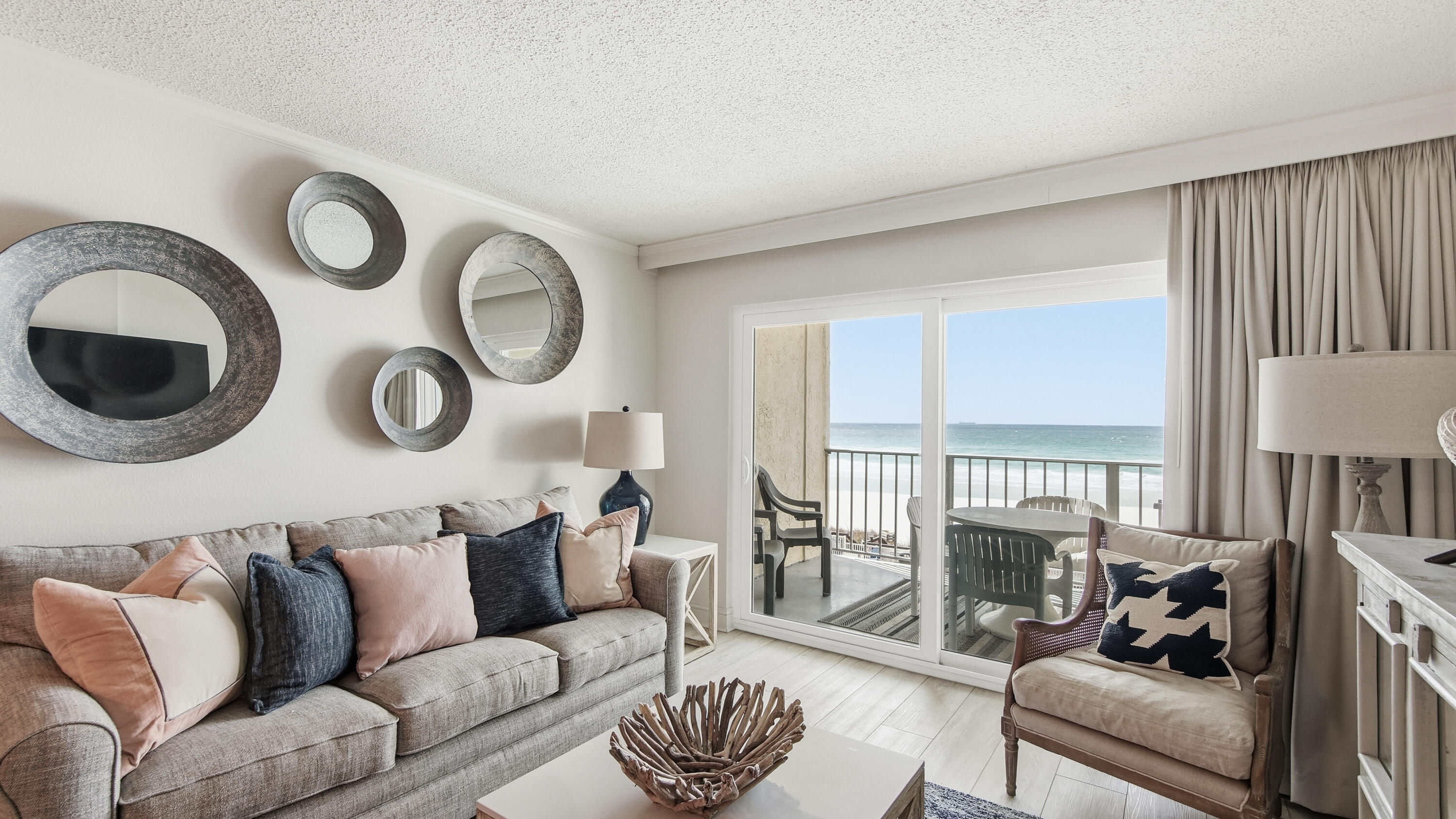 REGENCY TOWERS - Residential