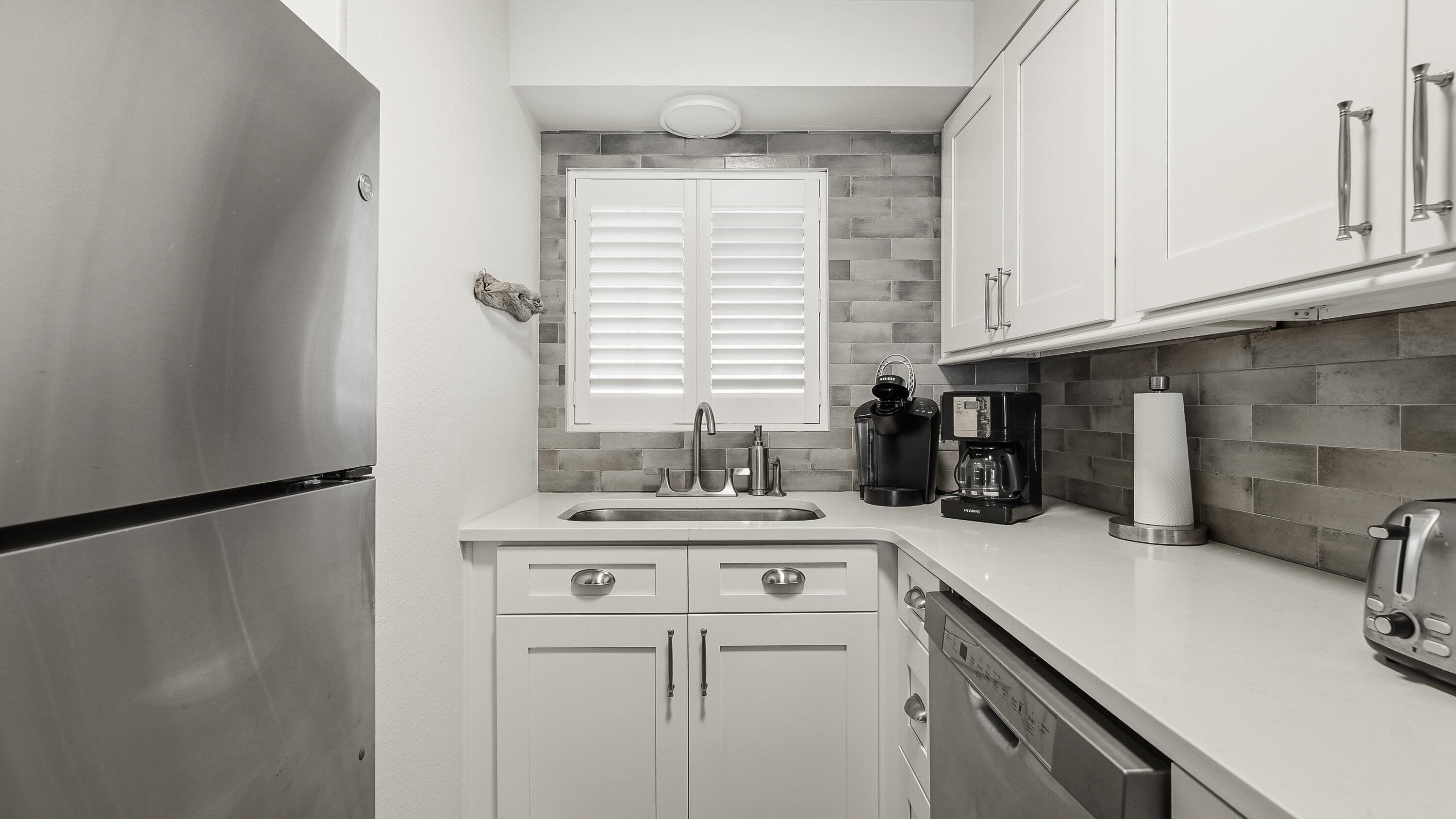 REGENCY TOWERS - Residential