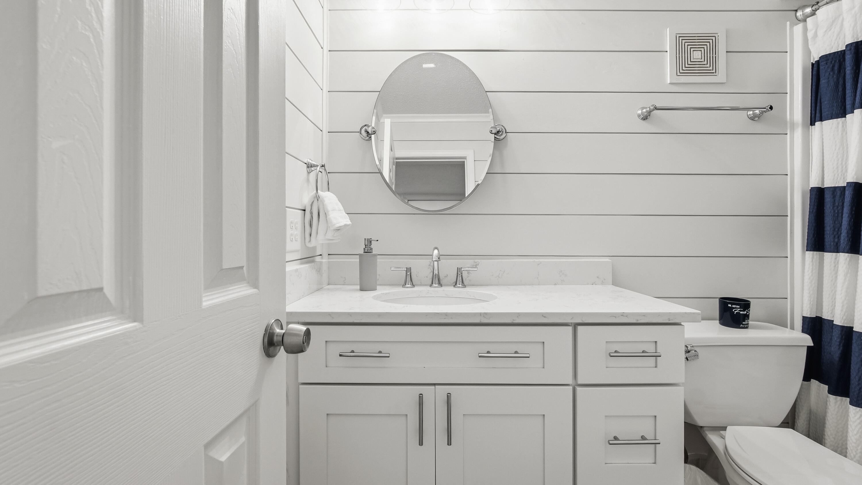 REGENCY TOWERS - Residential