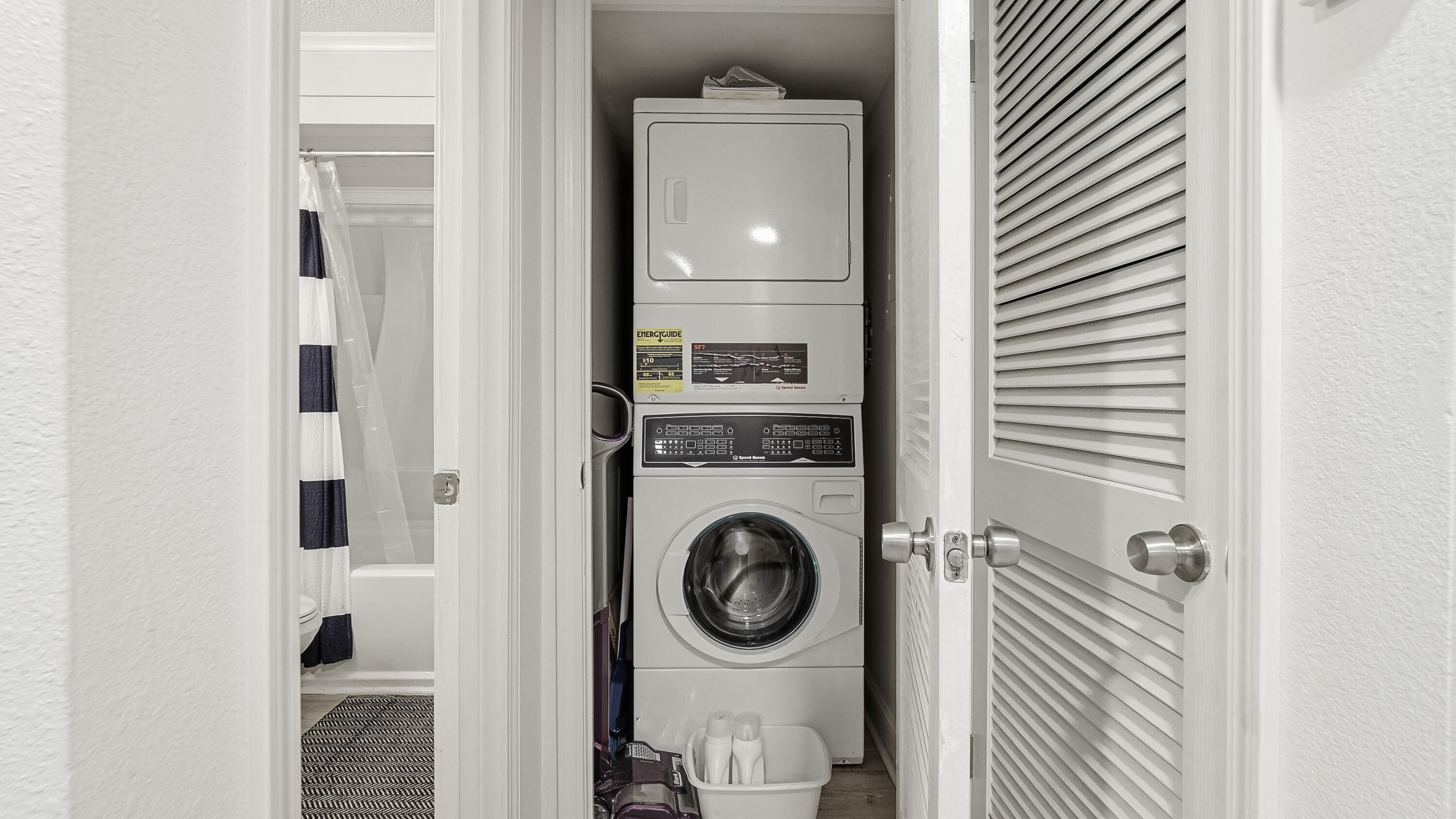 REGENCY TOWERS - Residential