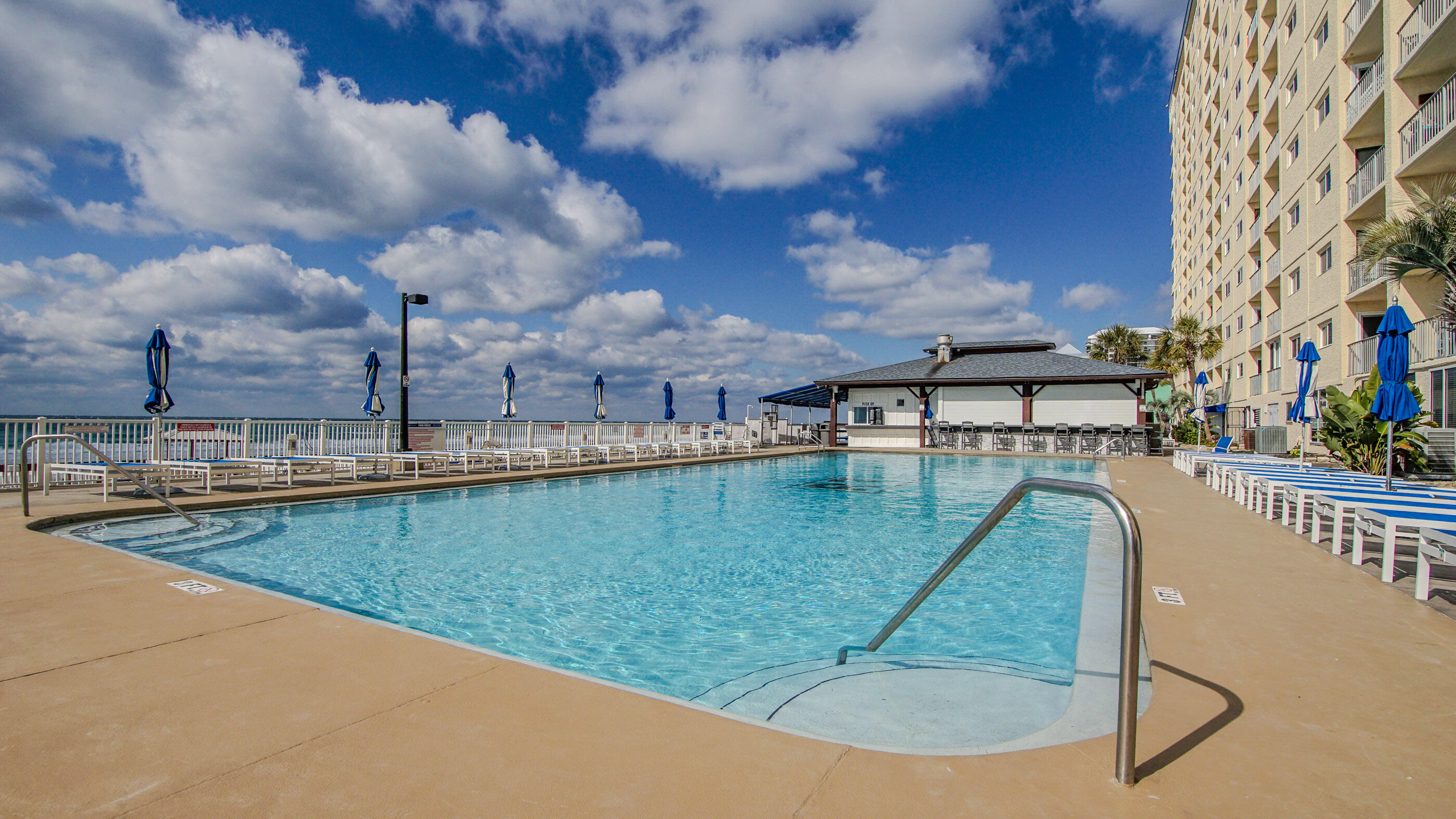 REGENCY TOWERS - Residential